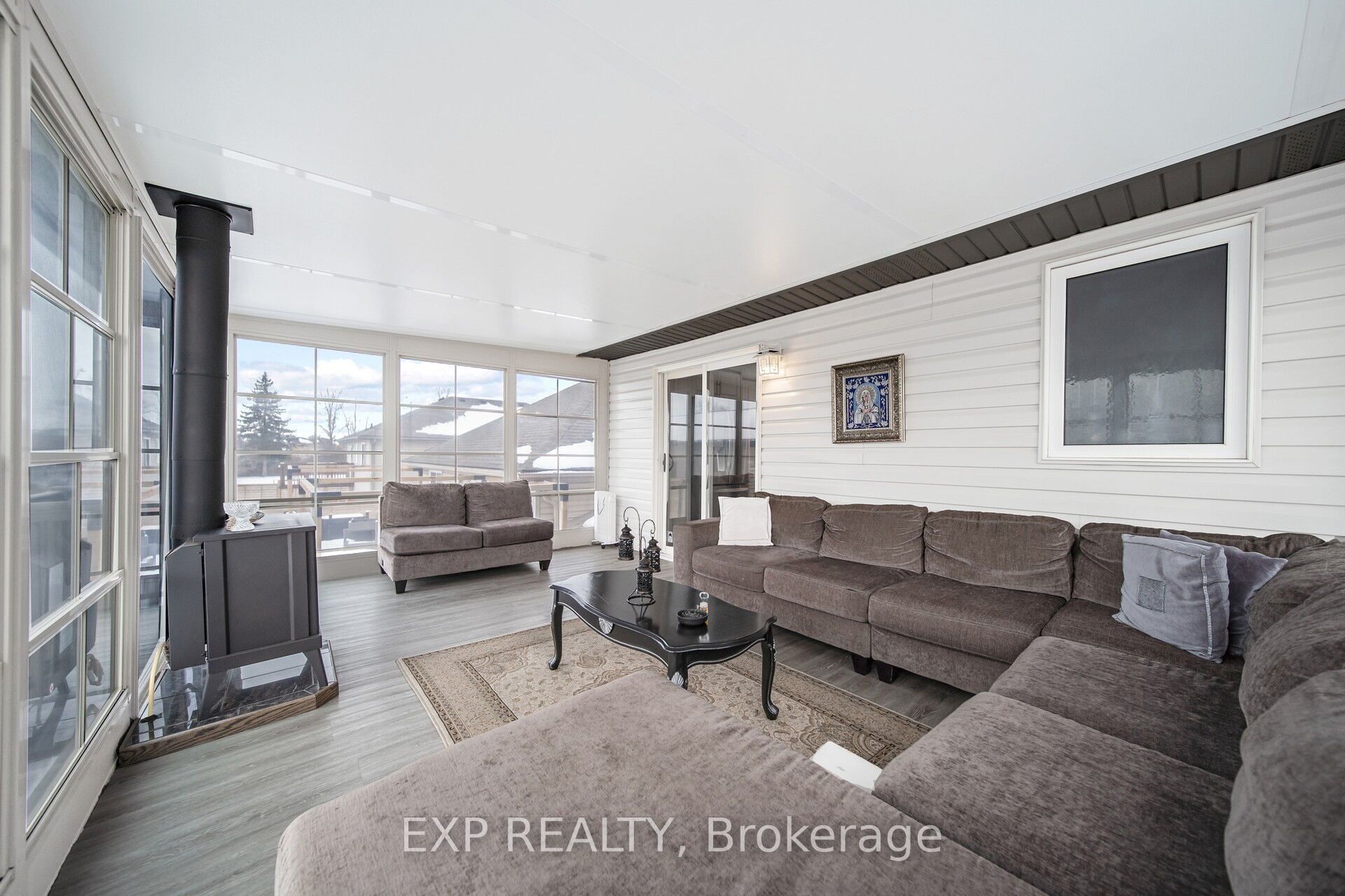 7 Lynbrook Lane Property Photo 37