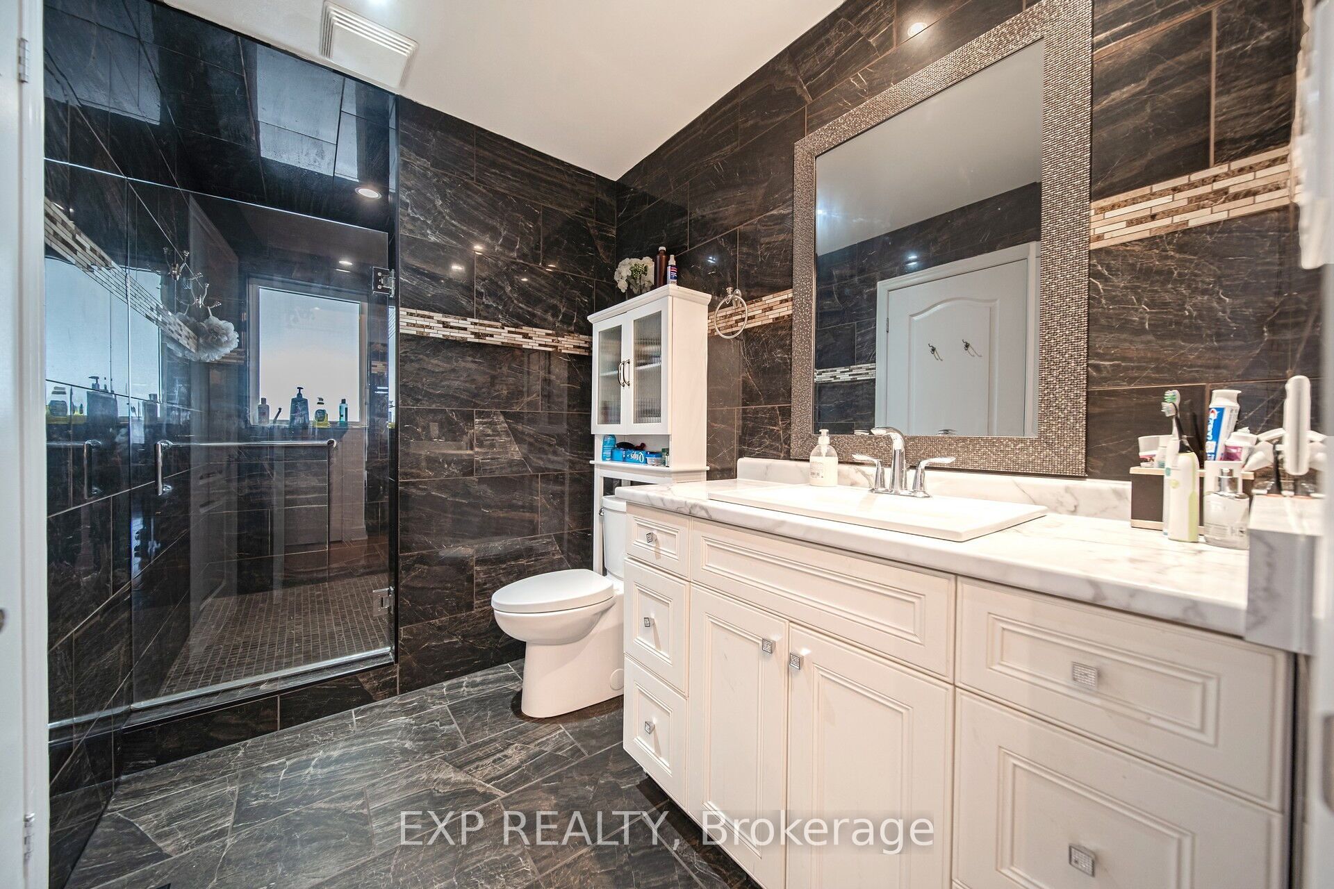7 Lynbrook Lane Property Photo 39