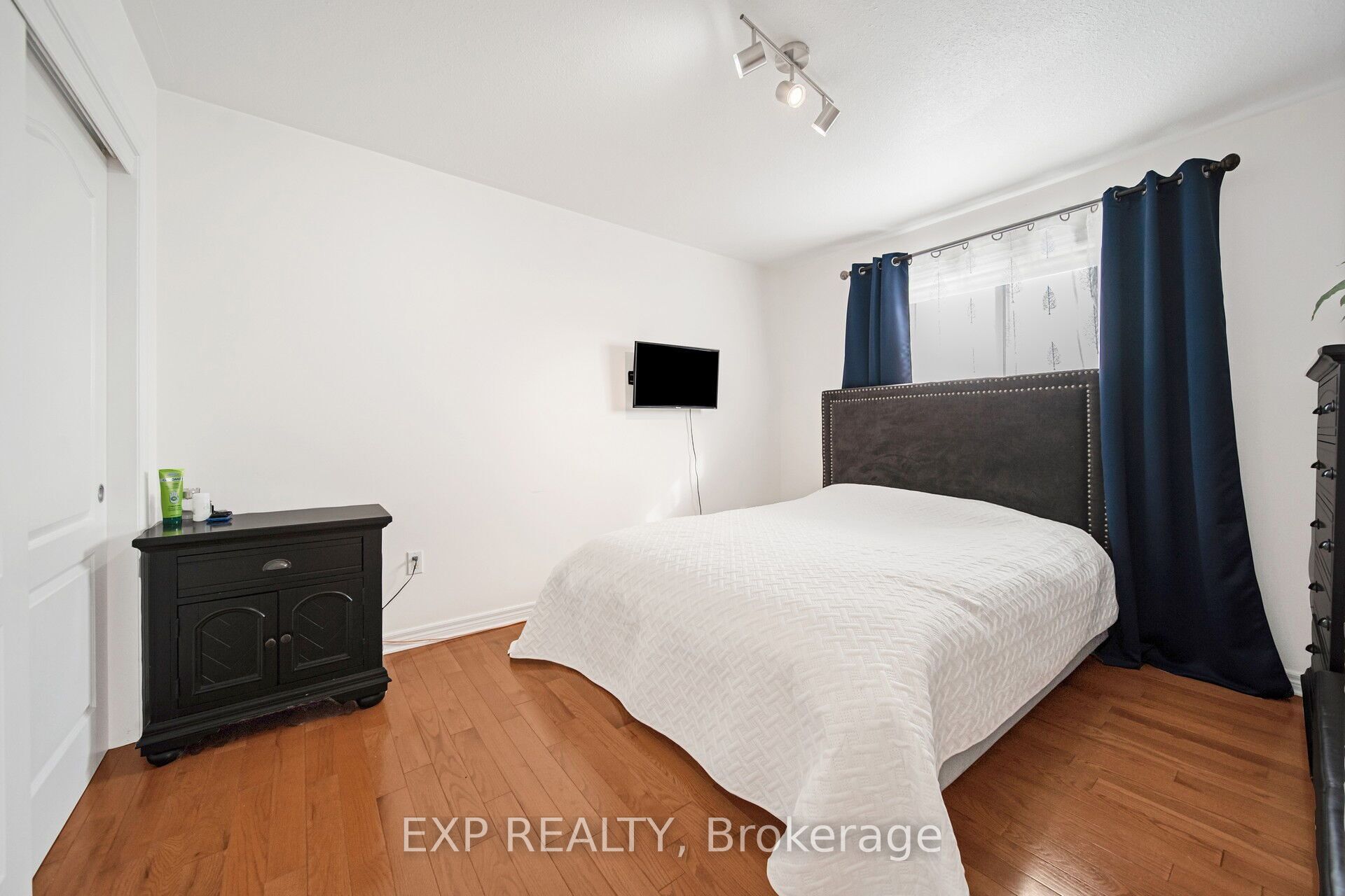 7 Lynbrook Lane Property Photo 43