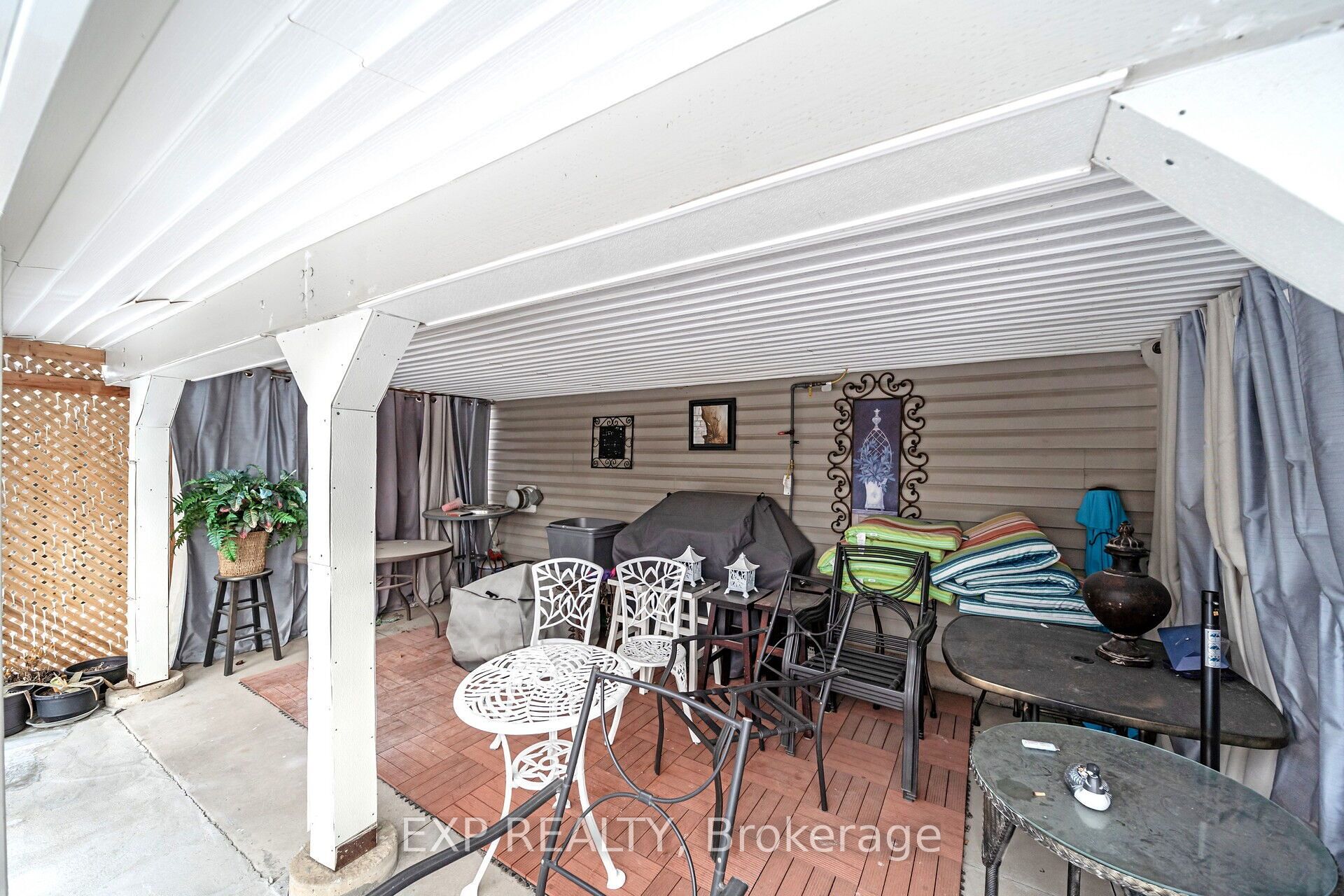 7 Lynbrook Lane Property Photo 49