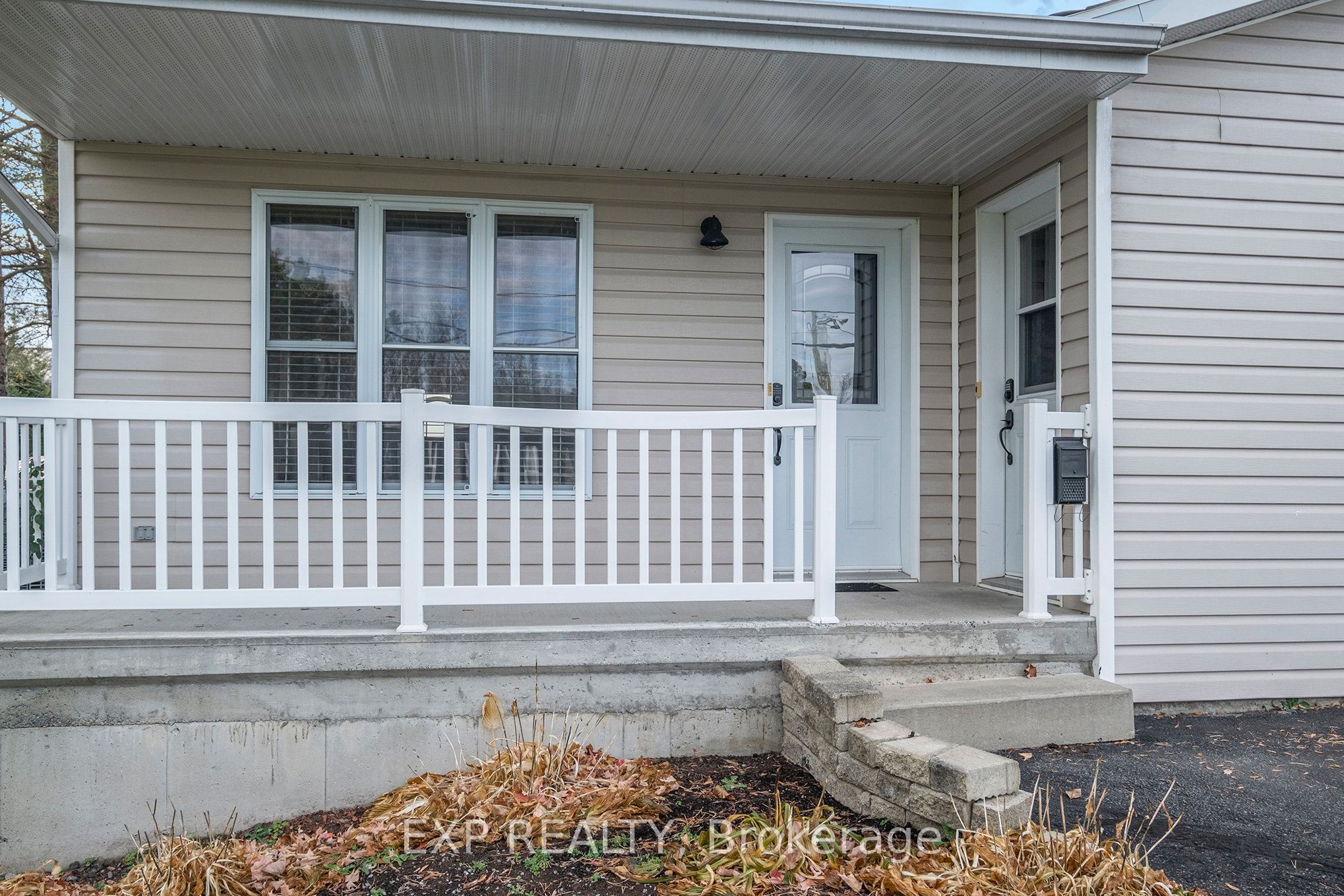 2190 Valley Street Property Photo 4