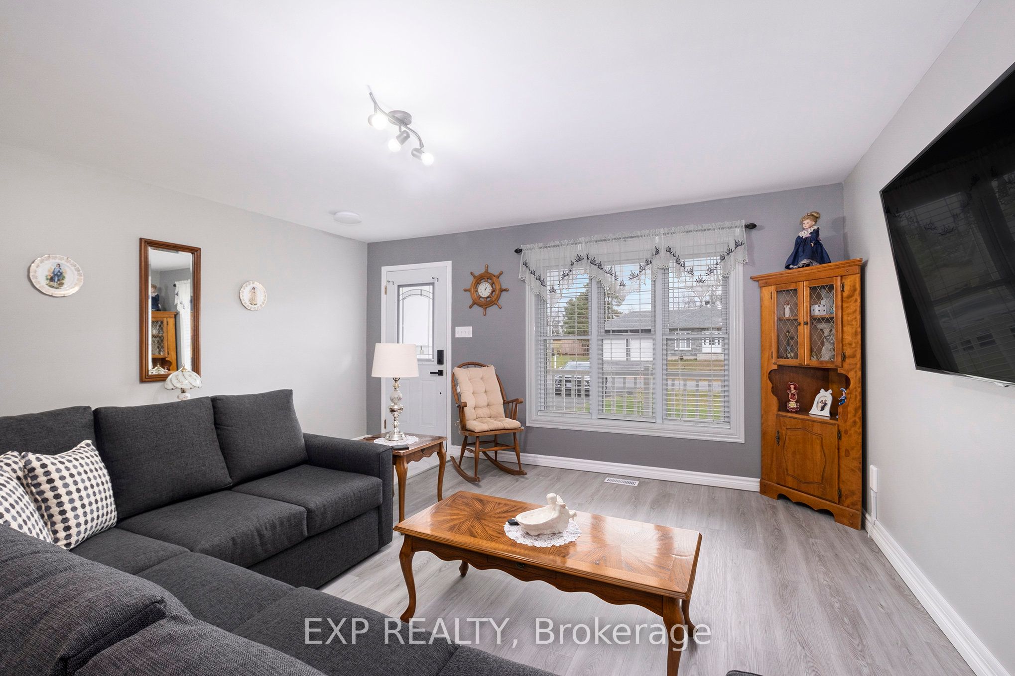 2190 Valley Street Property Photo 7