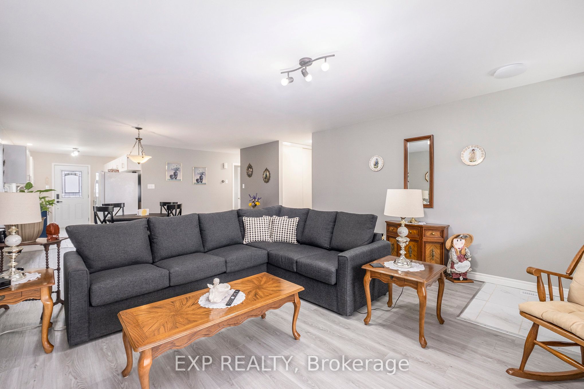 2190 Valley Street Property Photo 8