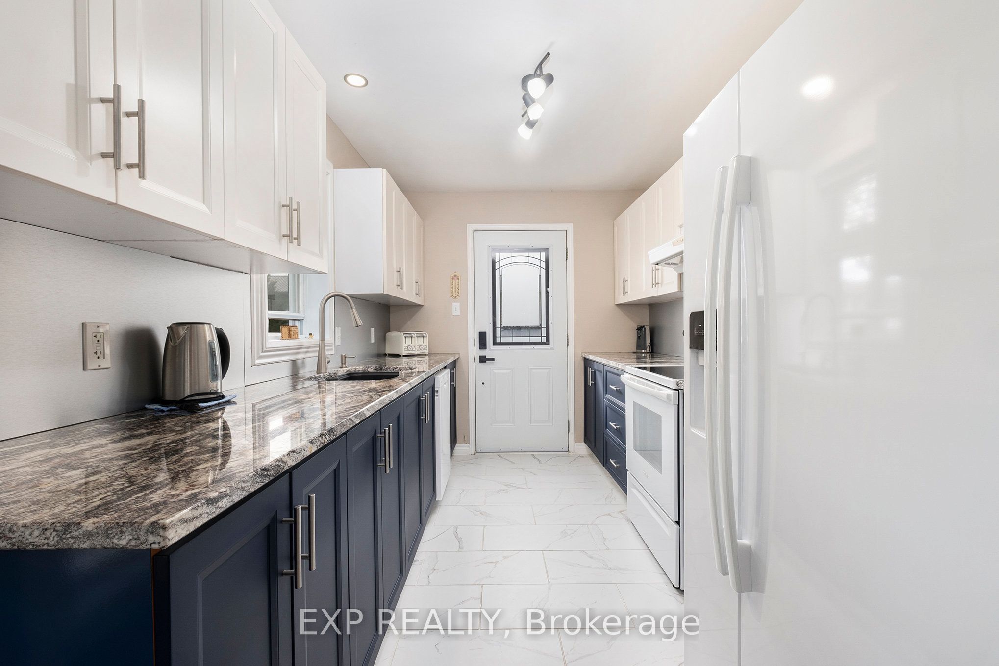2190 Valley Street Property Photo 13