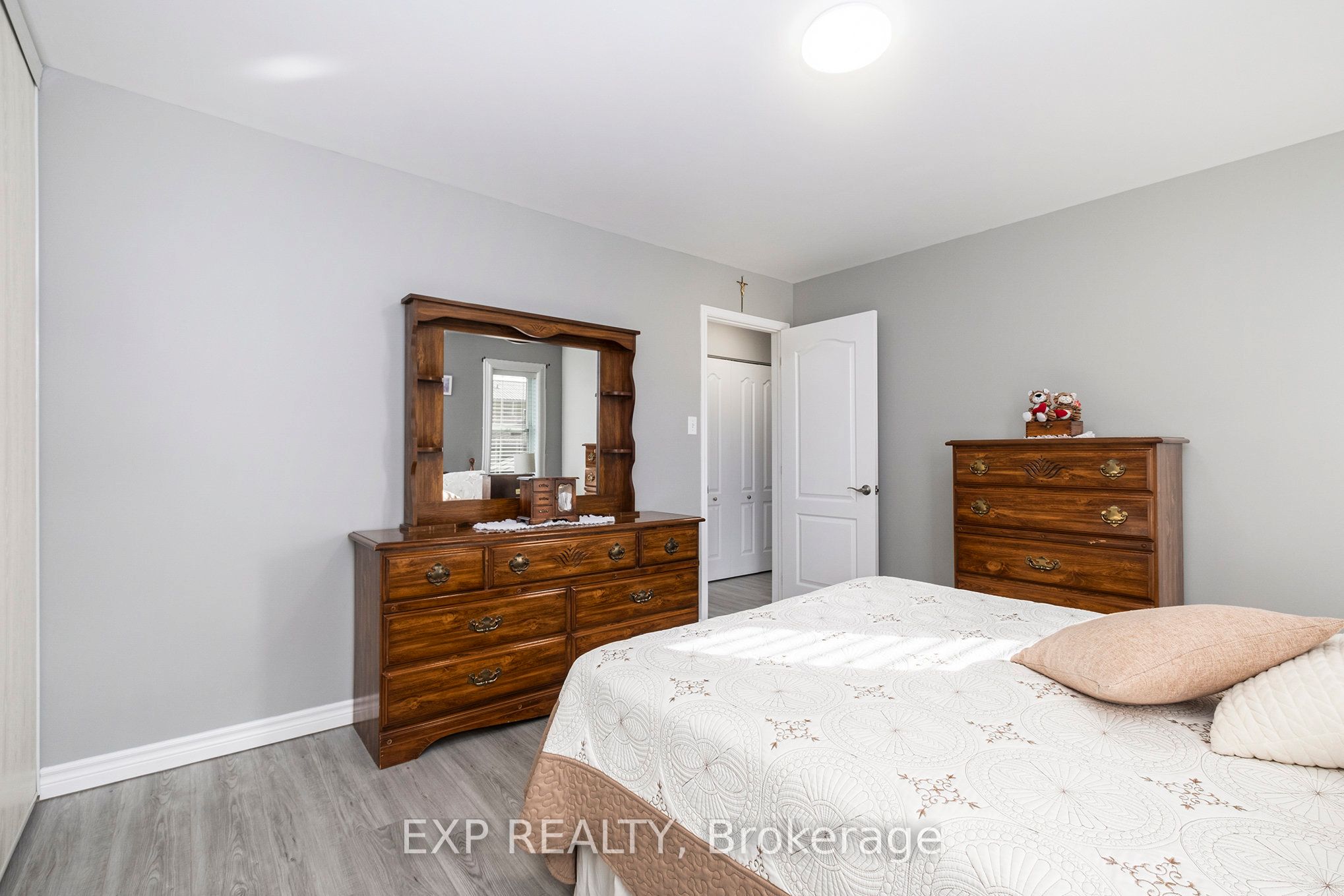 2190 Valley Street Property Photo 15