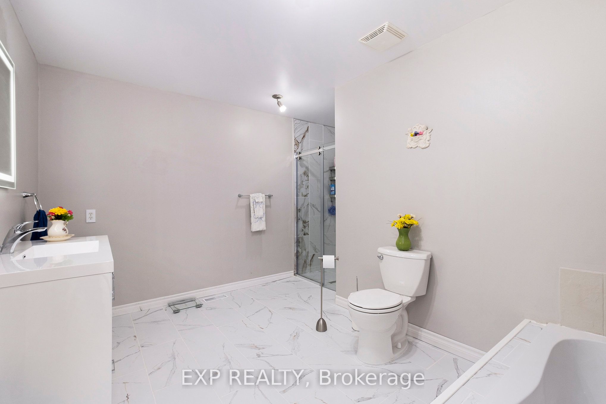 2190 Valley Street Property Photo 17