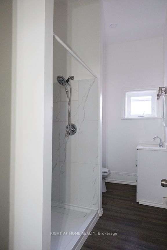 52 Madawaska Street Property Photo 4