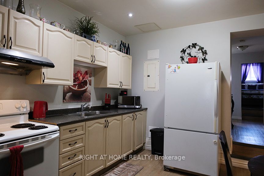 52 Madawaska Street Property Photo 12