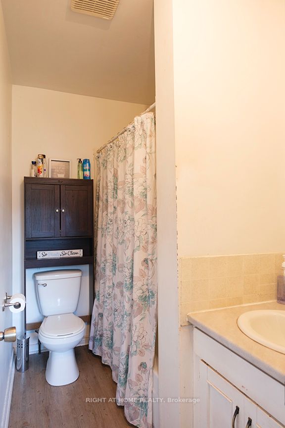 52 Madawaska Street Property Photo 16