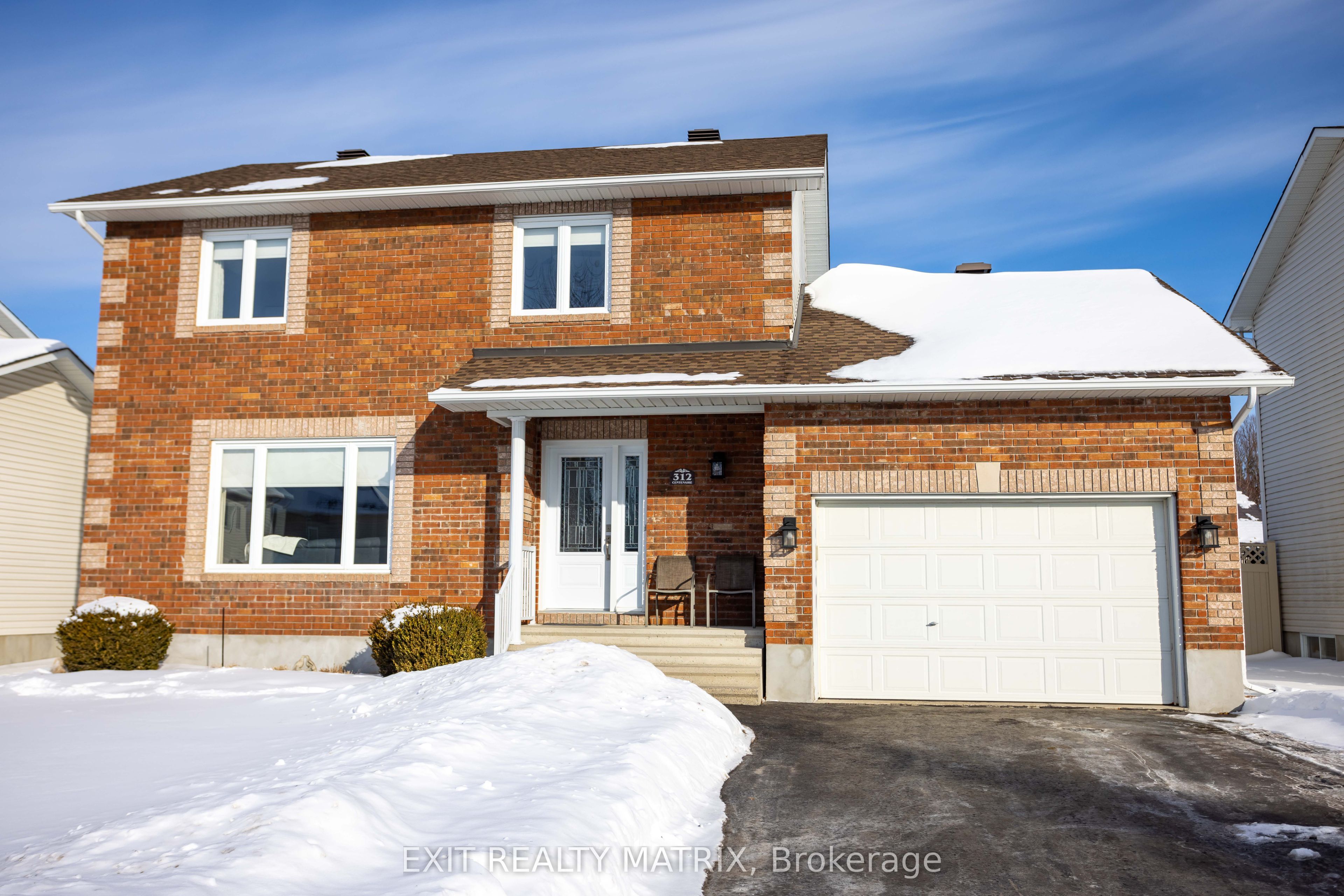 312 Centenaire St Property Photo