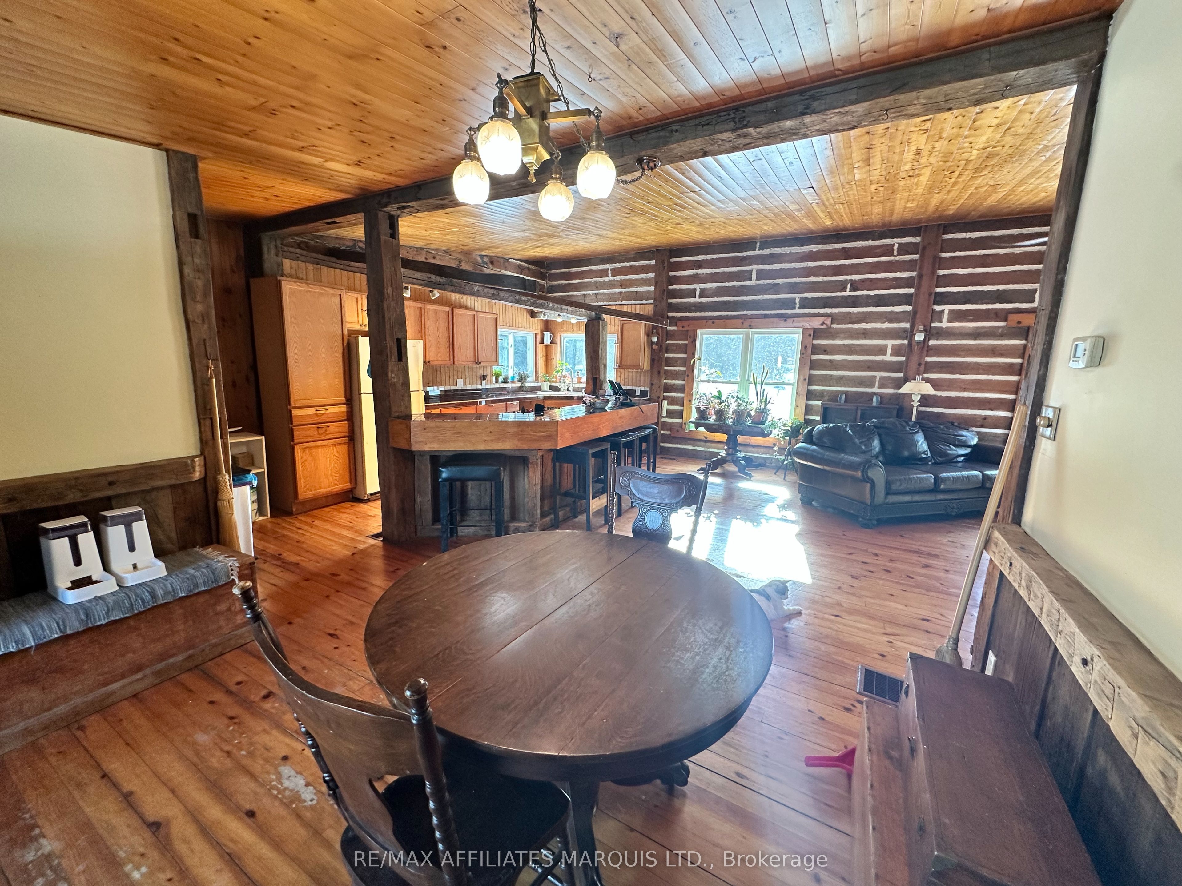 18319 Street Road Property Photo