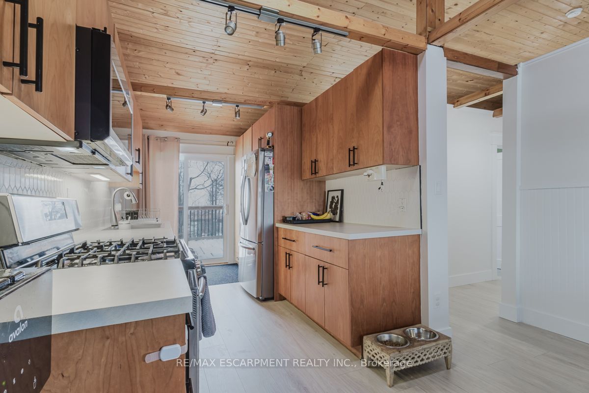 1199 Lakeshore Road Property Photo 8