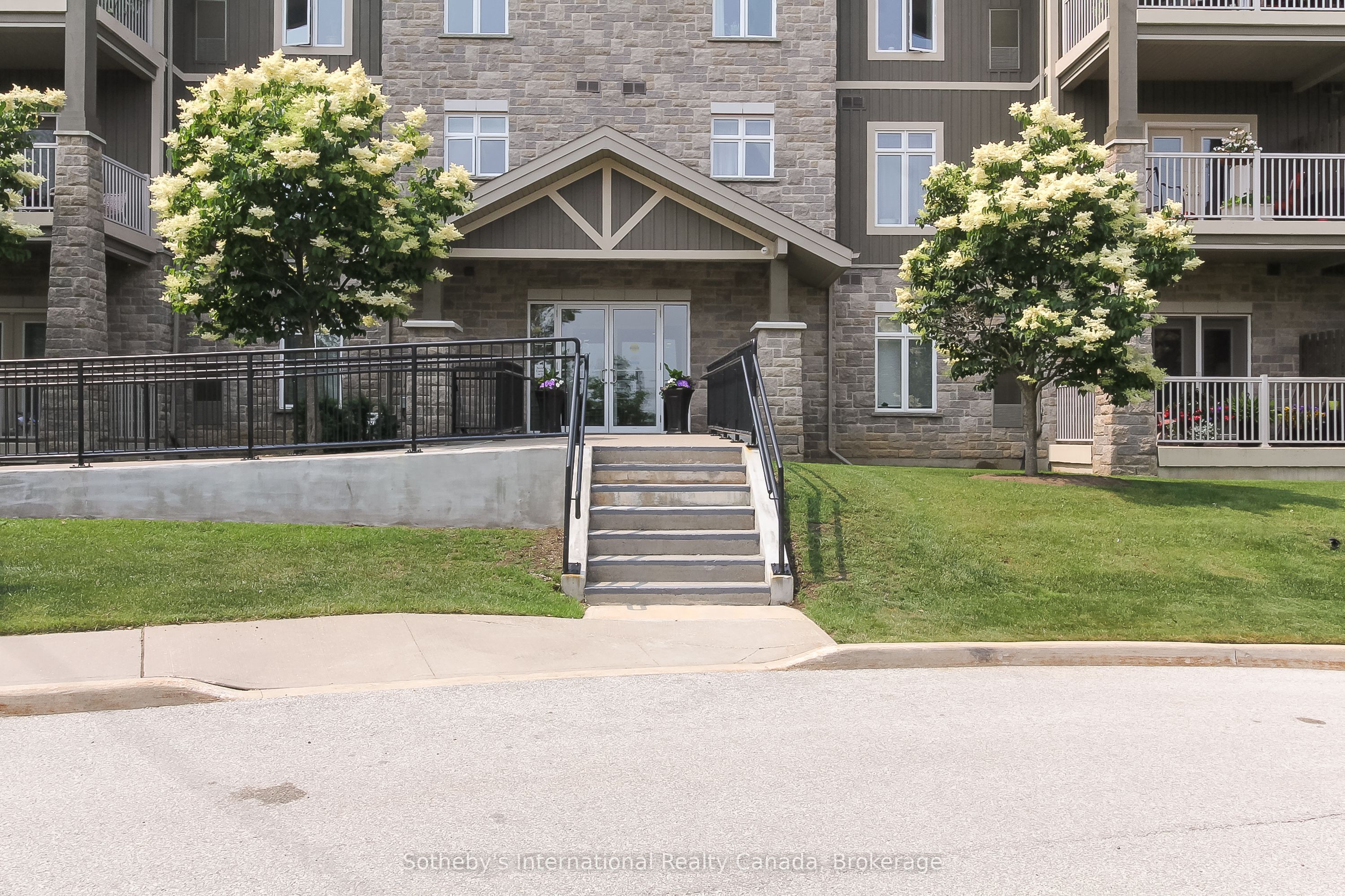 #308 - 25 Beaver Street Property Photo 2