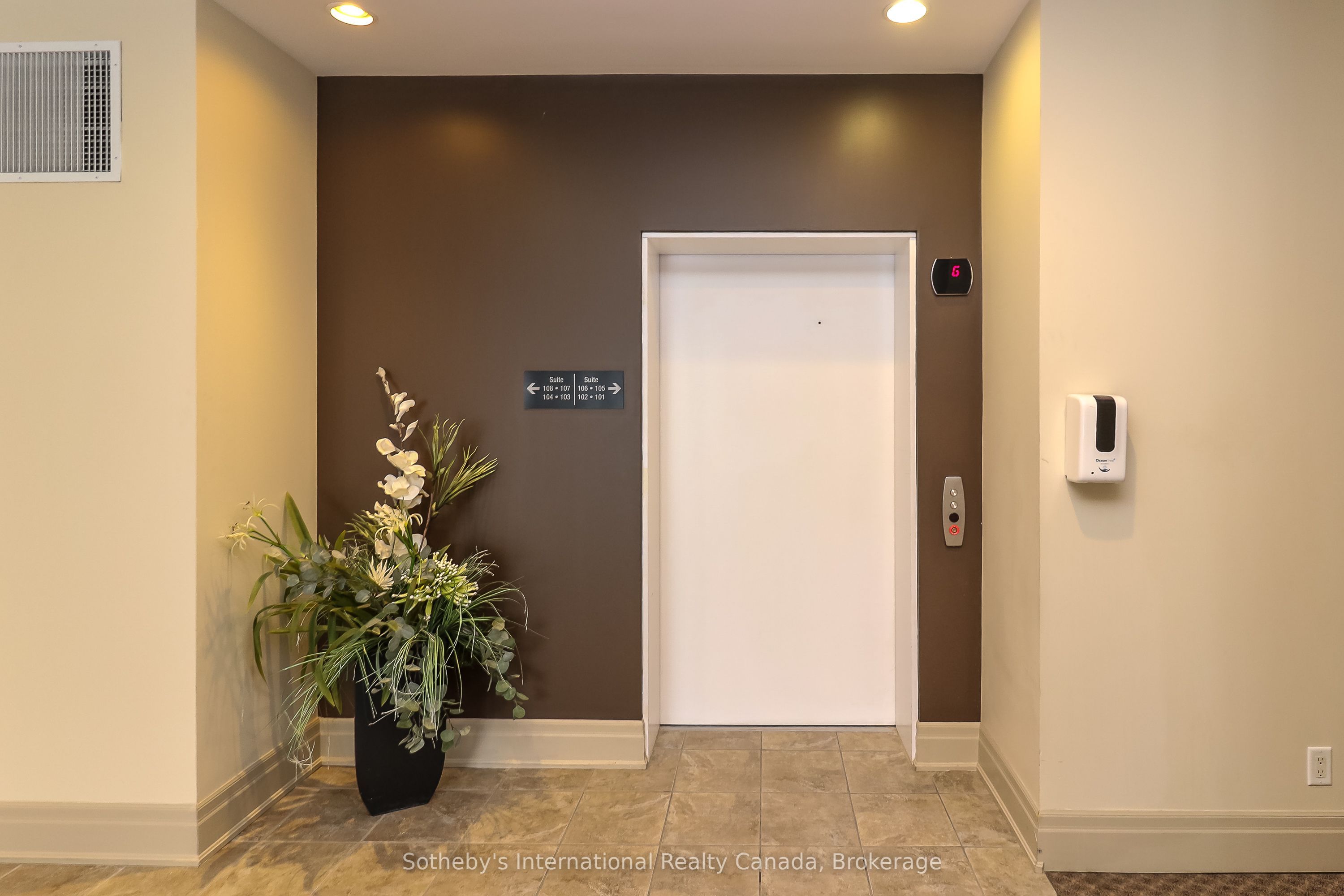 #308 - 25 Beaver Street Property Photo 5