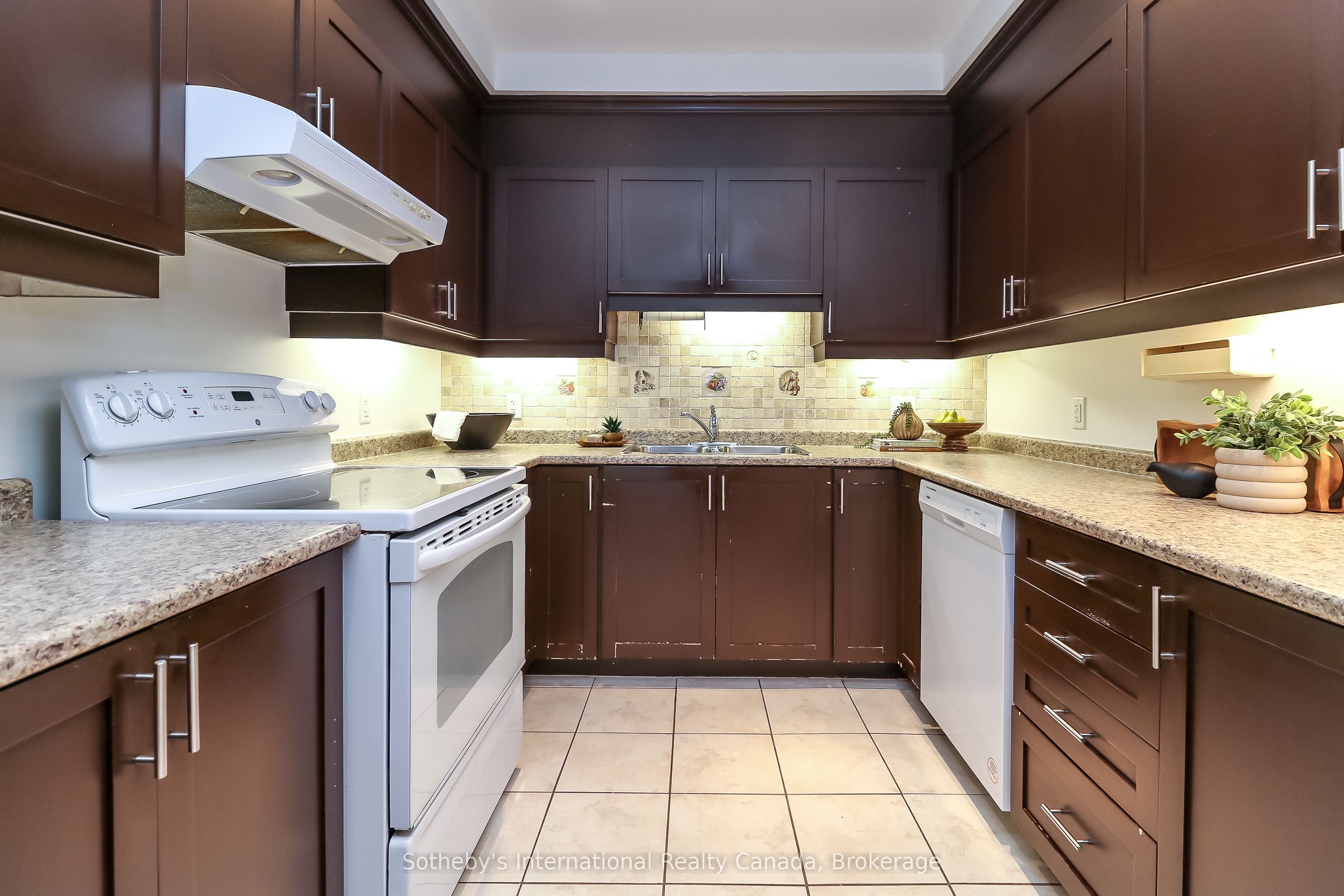 #308 - 25 Beaver Street Property Photo 12