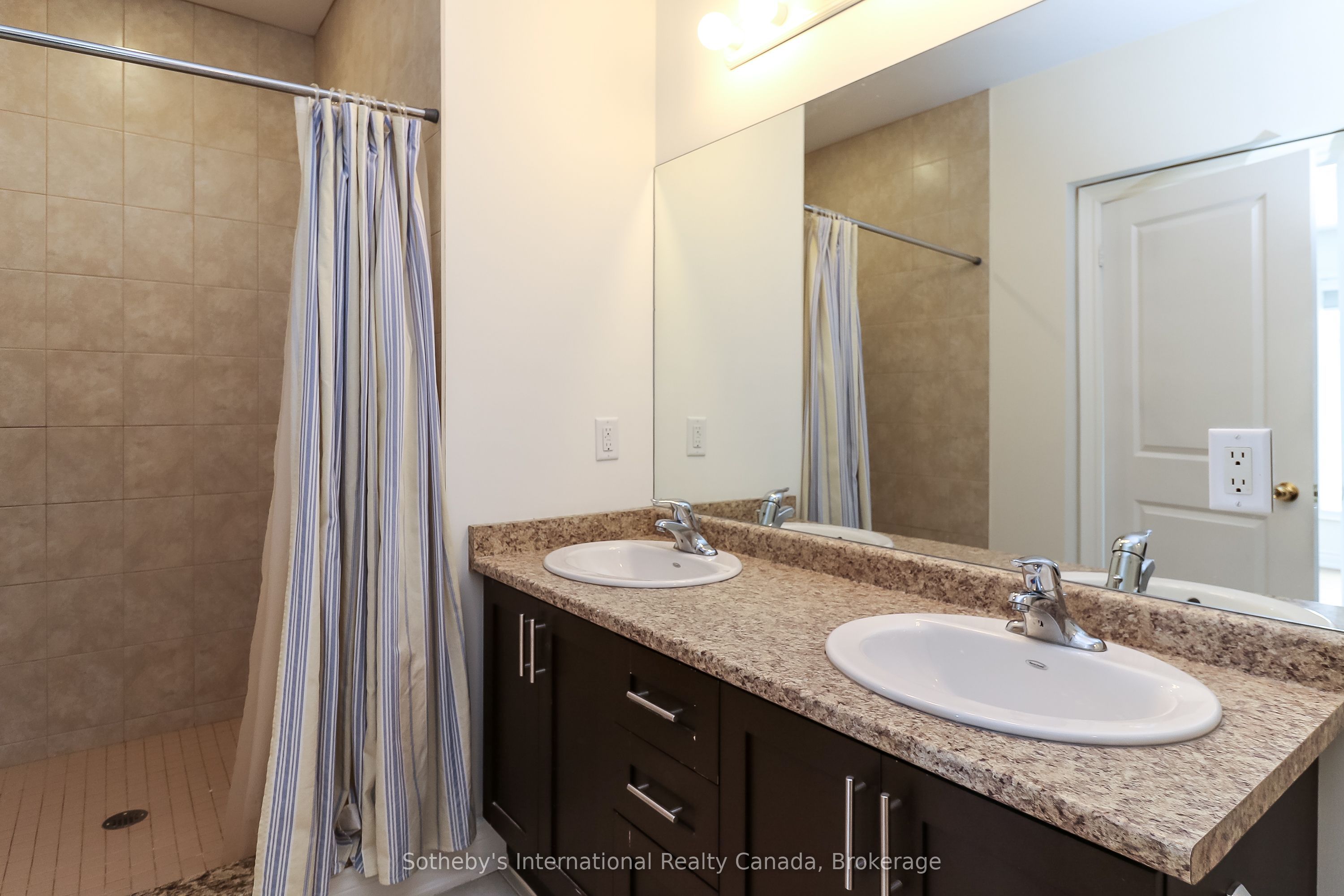 #308 - 25 Beaver Street Property Photo 24