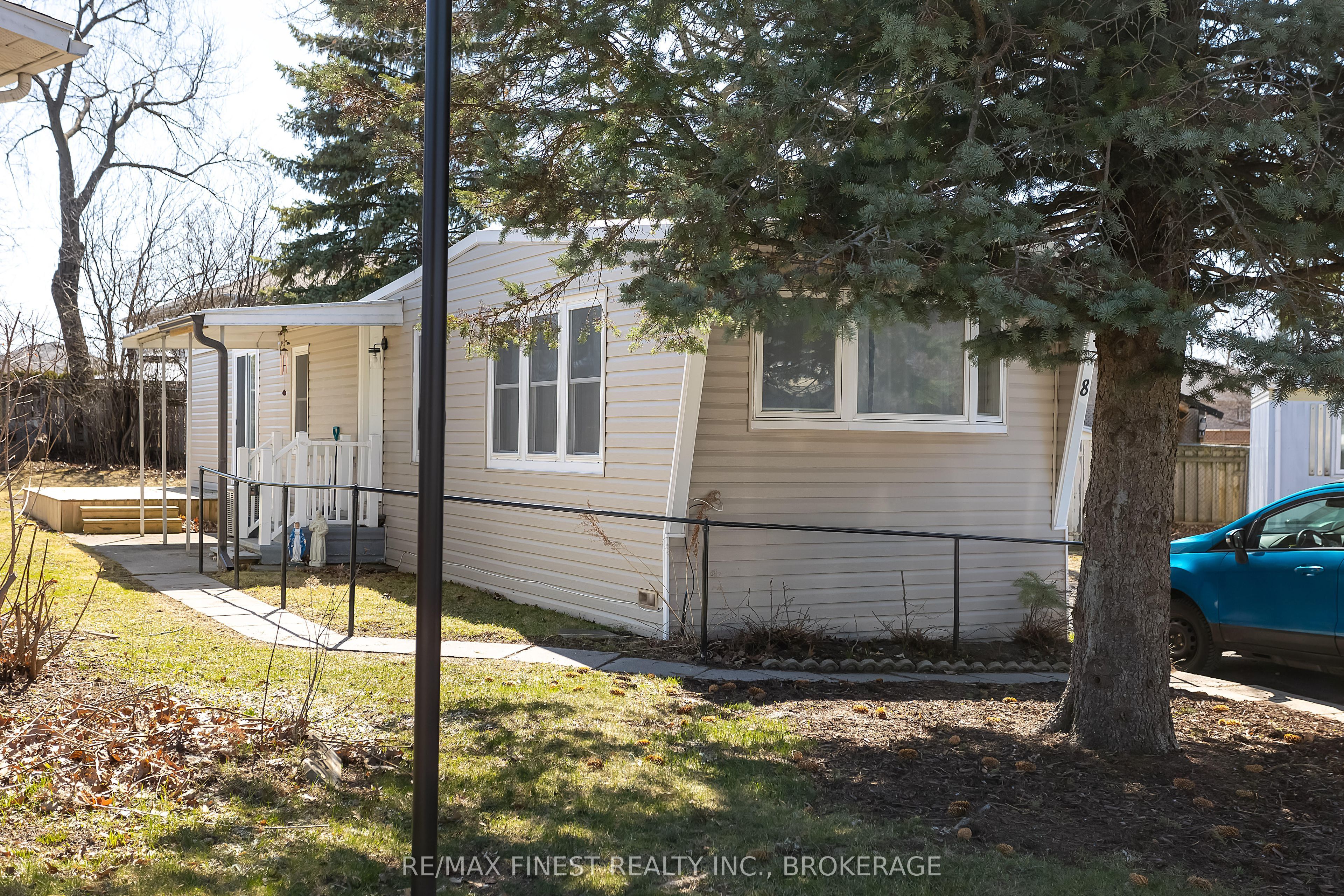 8 Parkington Pl Property Photo