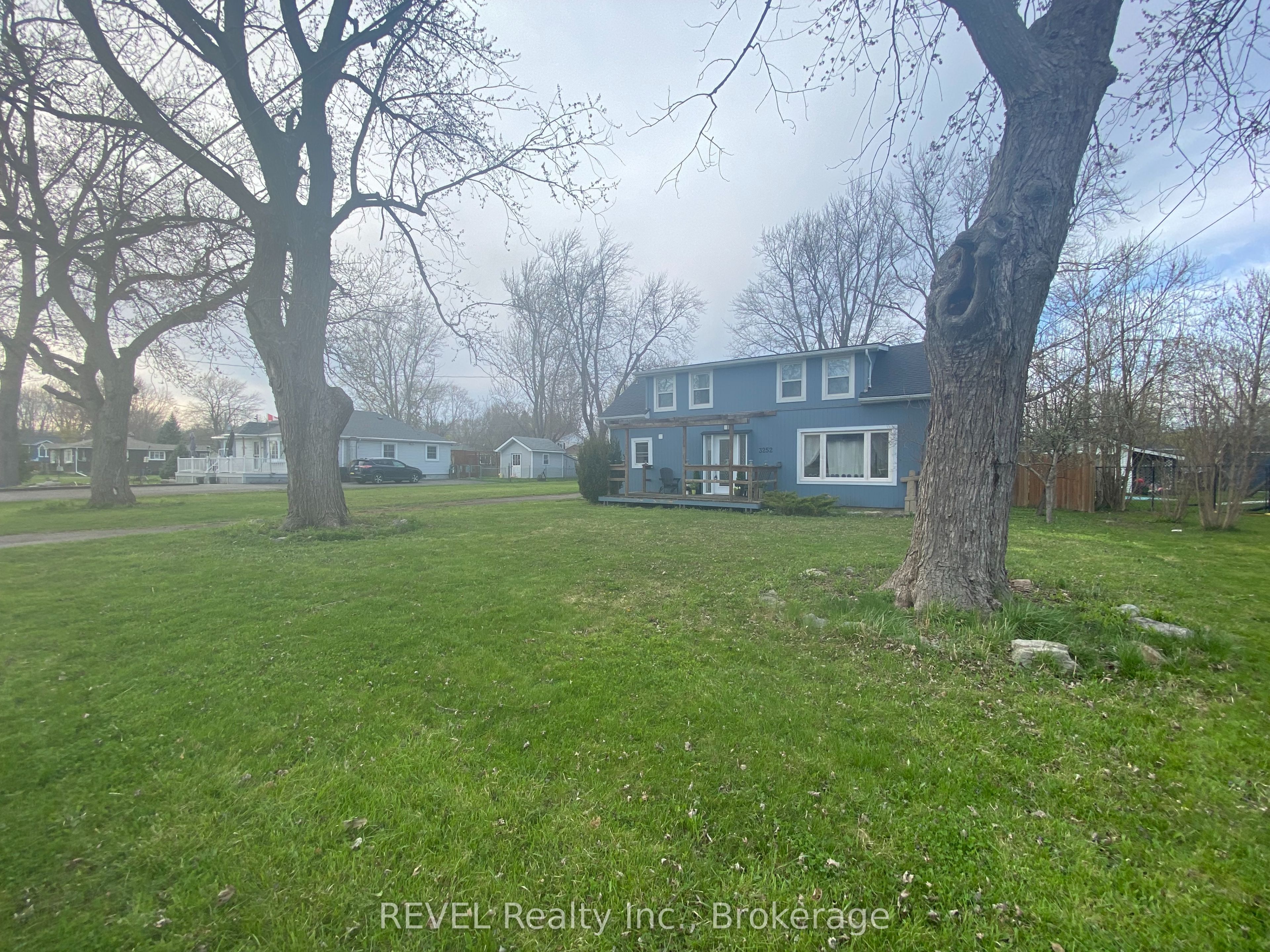 3252 Young Avenue Property Photo 2