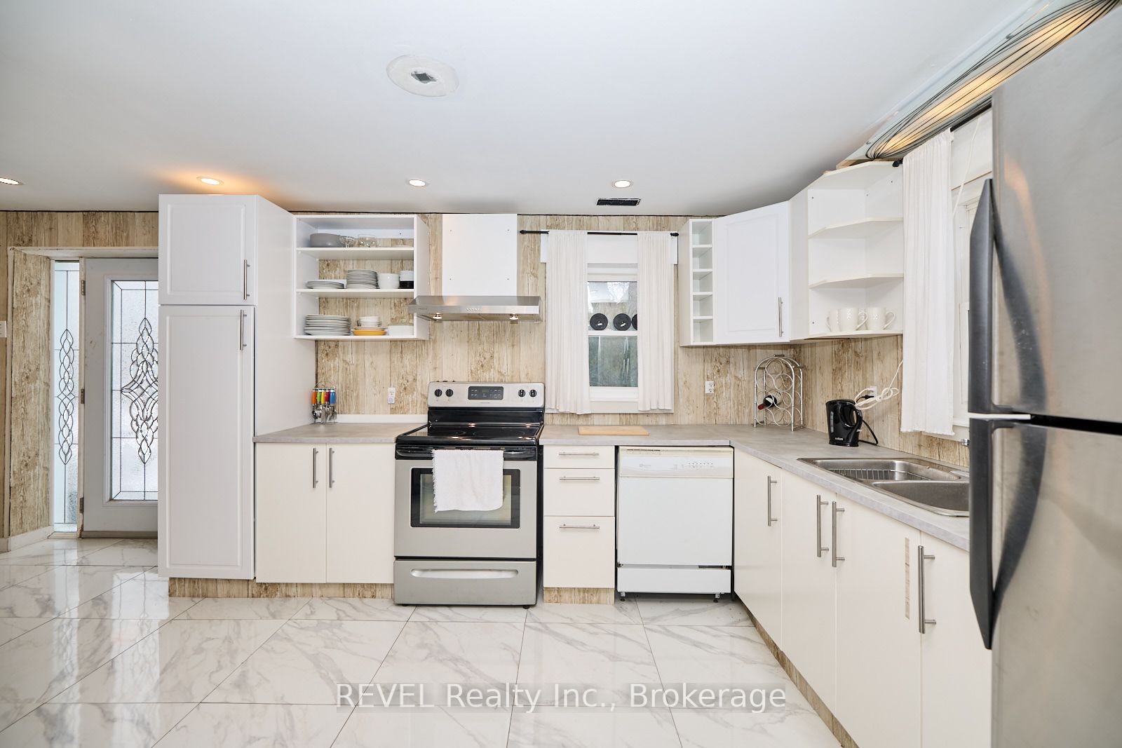 3252 Young Avenue Property Photo 14