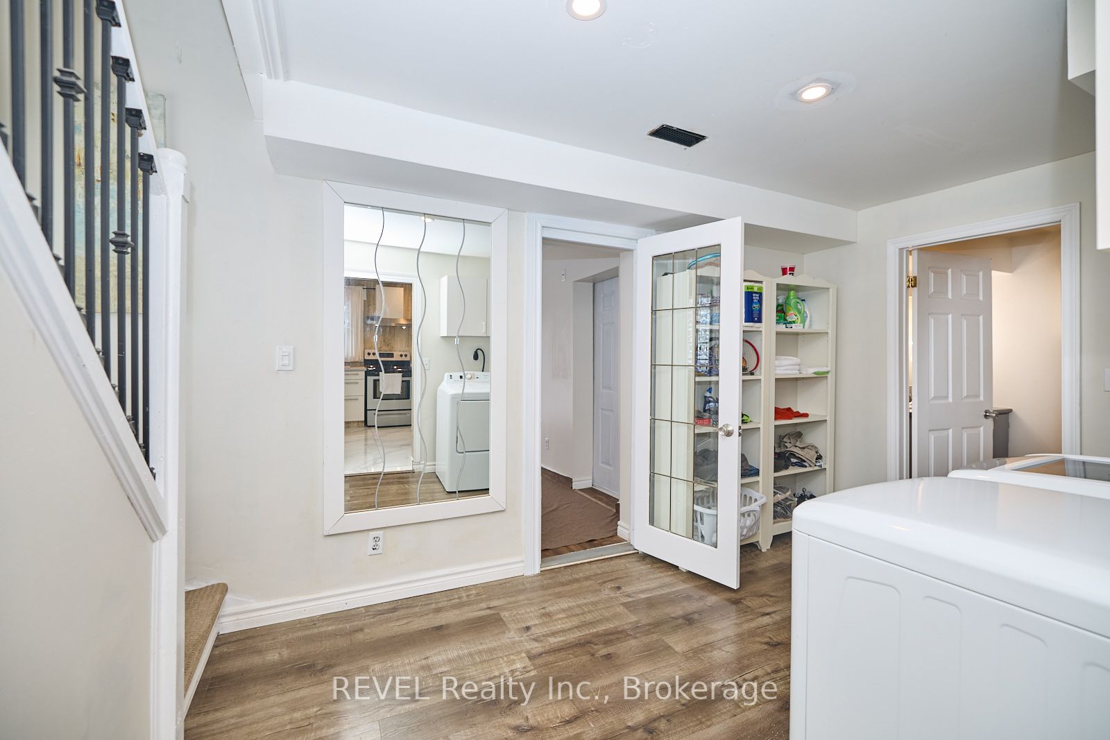 3252 Young Avenue Property Photo 15