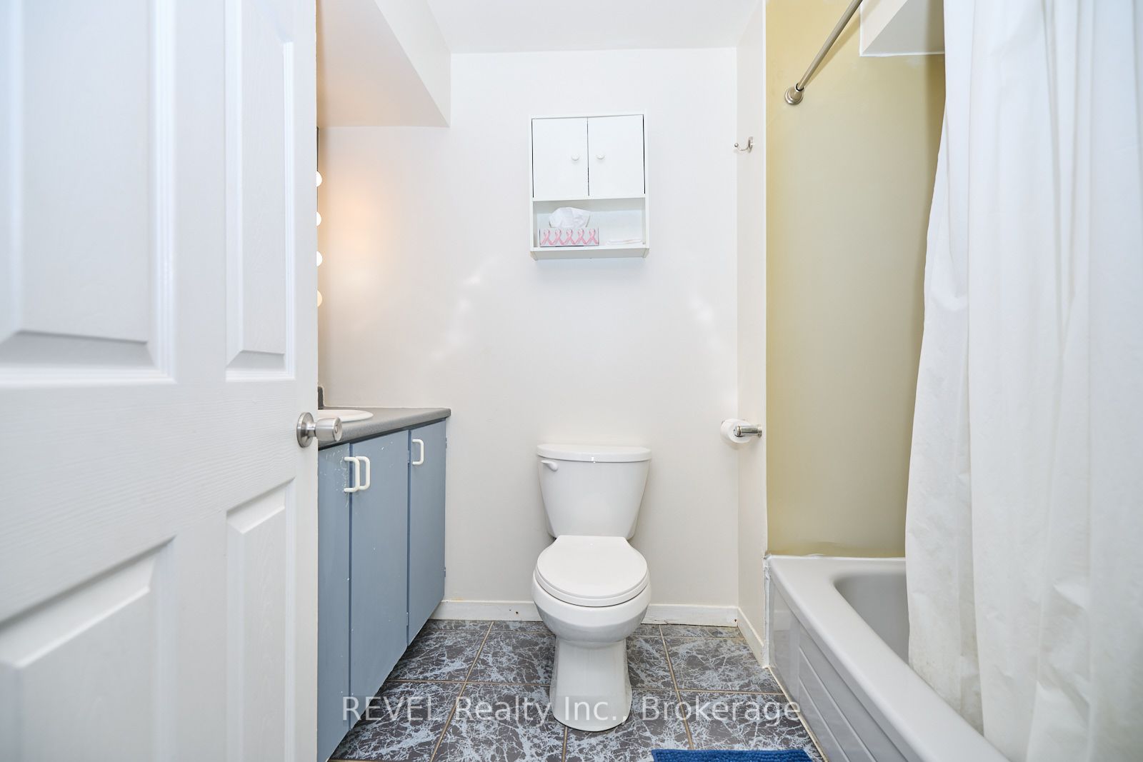 3252 Young Avenue Property Photo 17