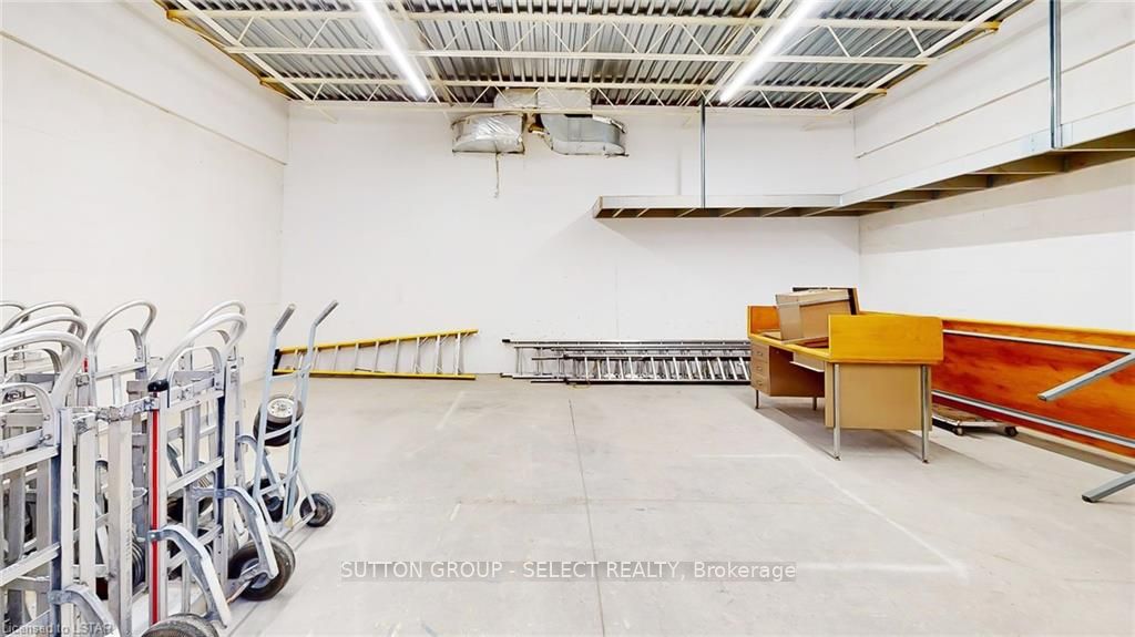 1024 Oxford Street Property Photo 7