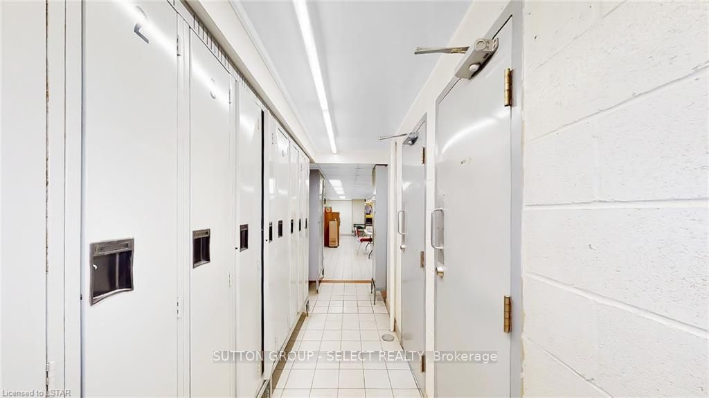 1024 Oxford Street Property Photo 11
