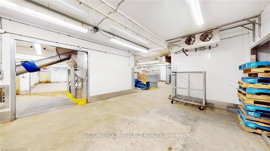1024 Oxford Street Property Photo 16