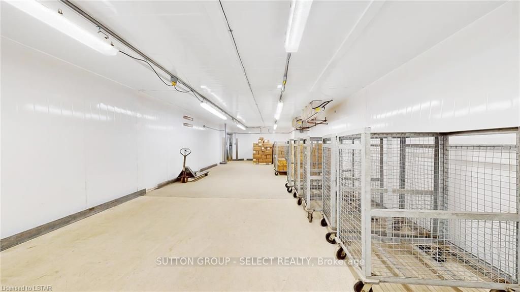 1024 Oxford Street Property Photo 17