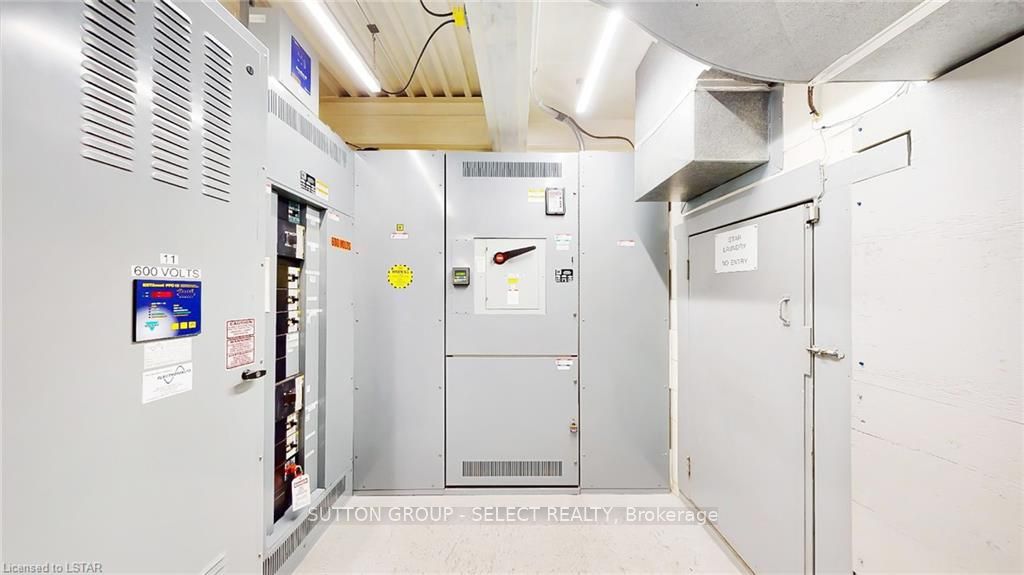 1024 Oxford Street Property Photo 11