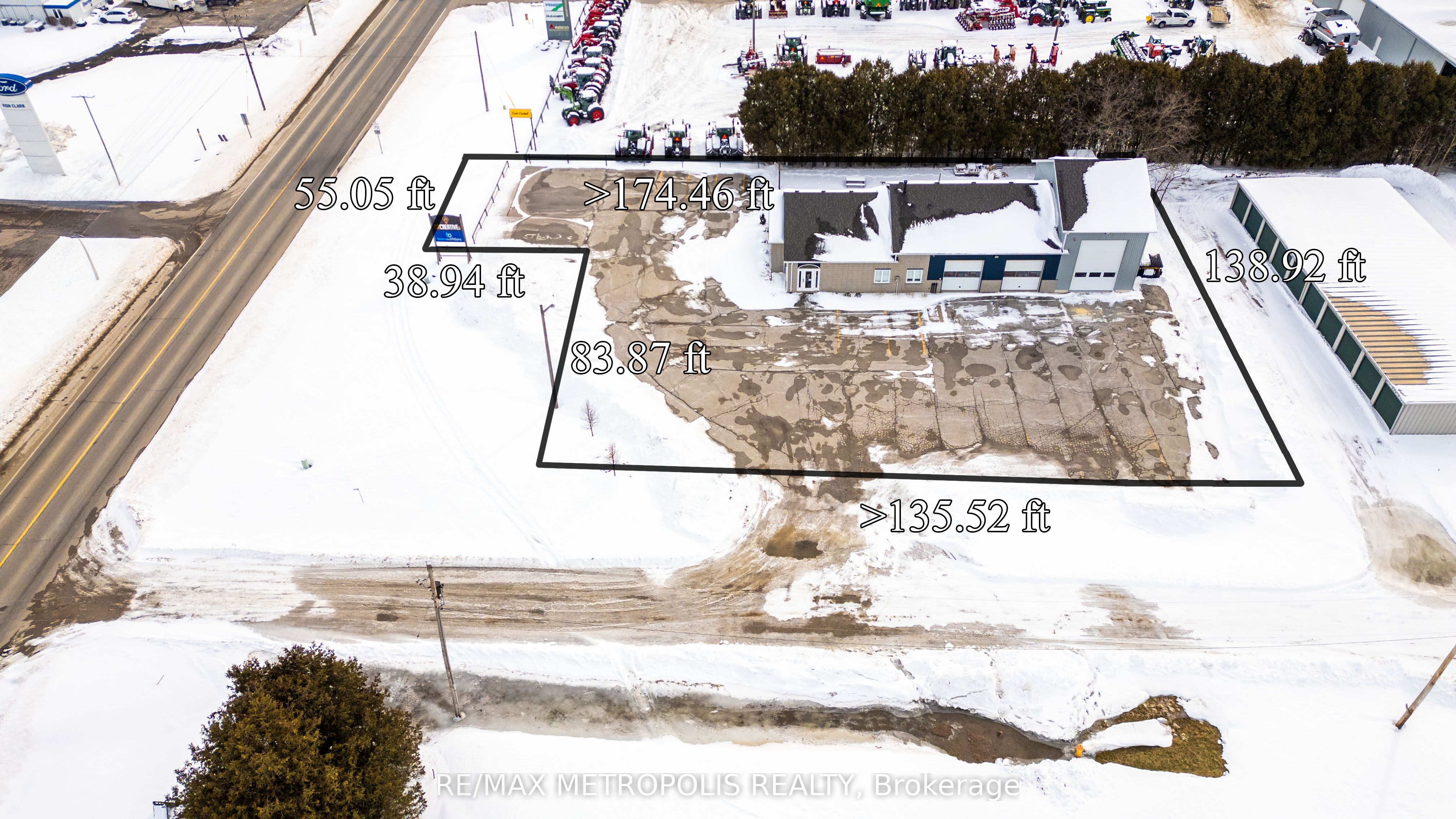 400 Broadway Street Property Photo 4