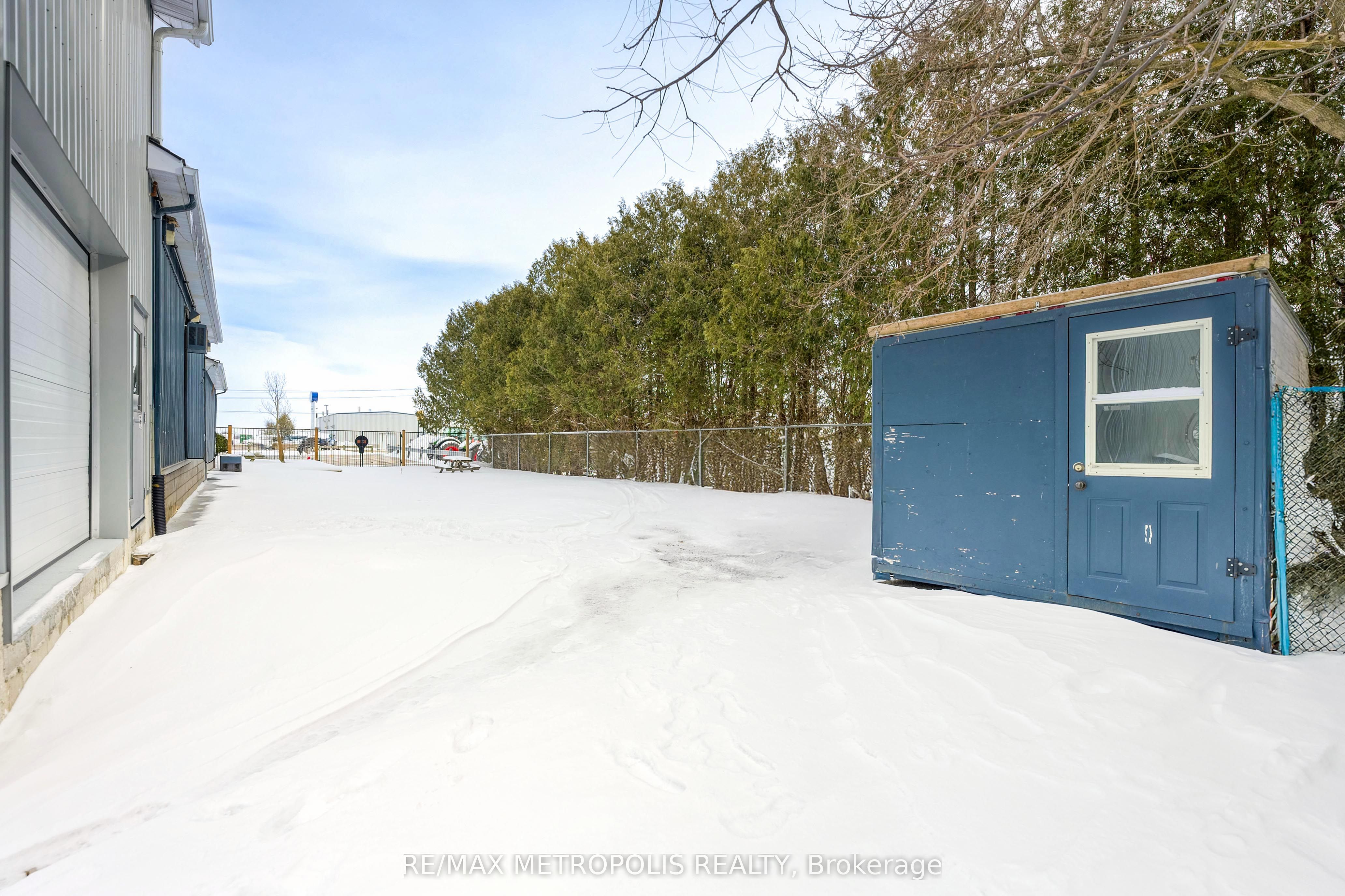 400 Broadway Street Property Photo 8