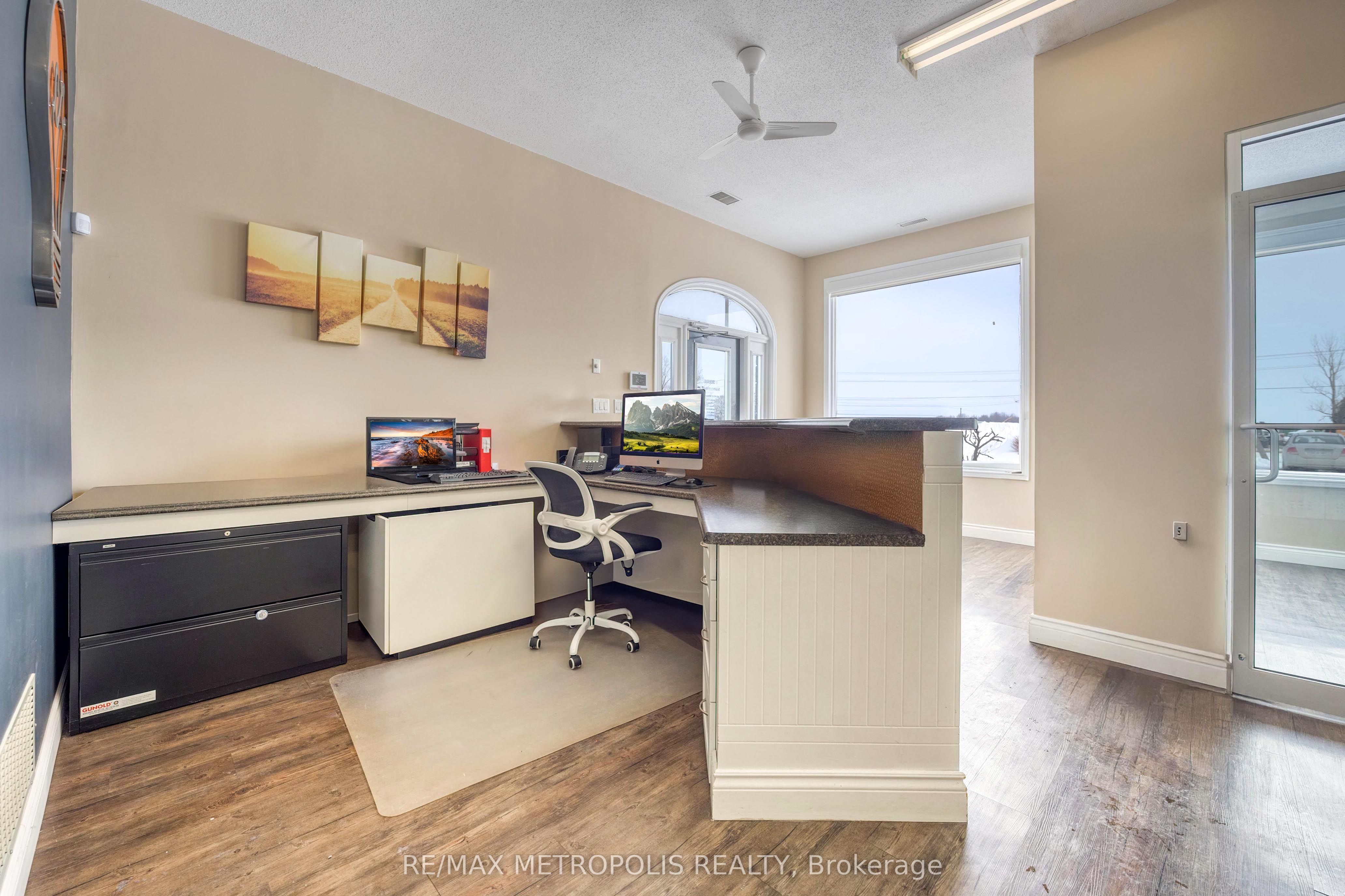 400 Broadway Street Property Photo 11