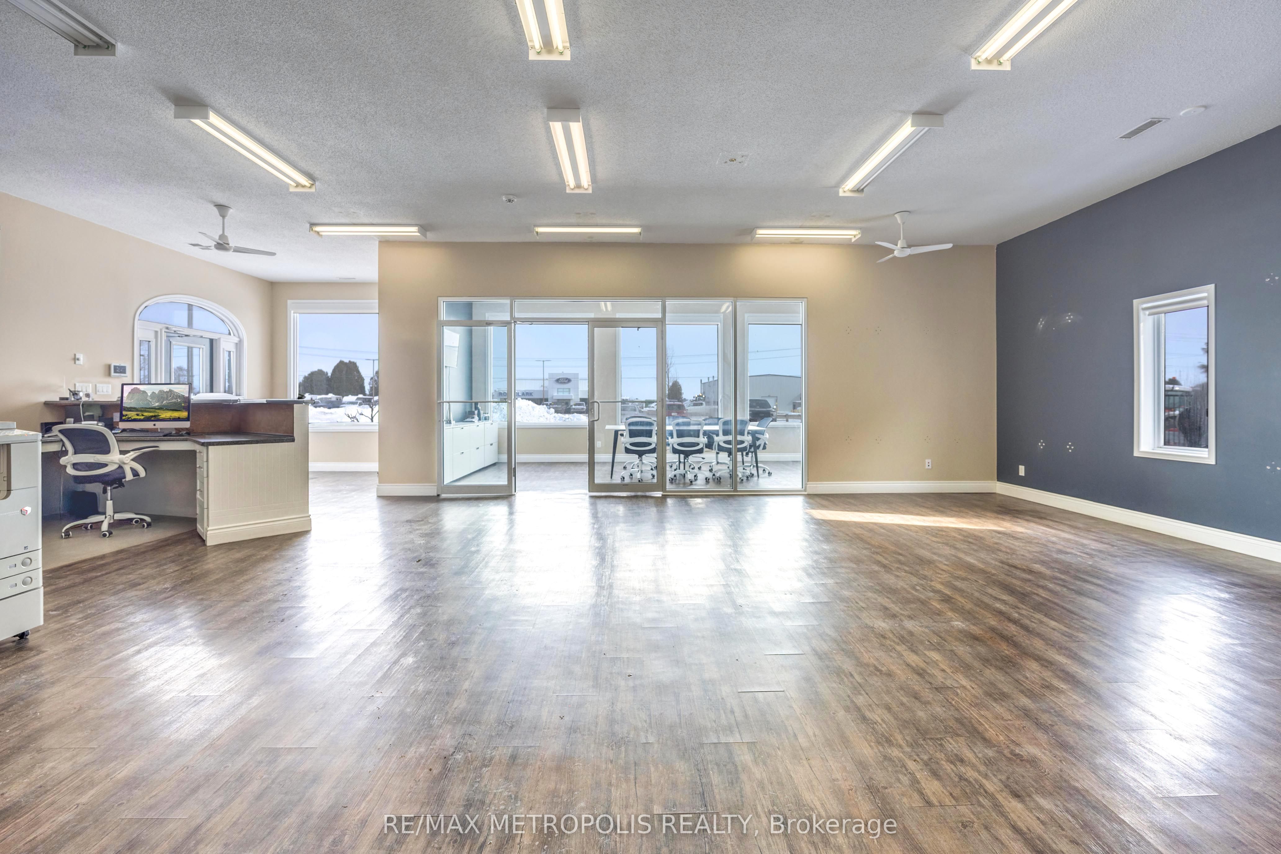 400 Broadway Street Property Photo 12