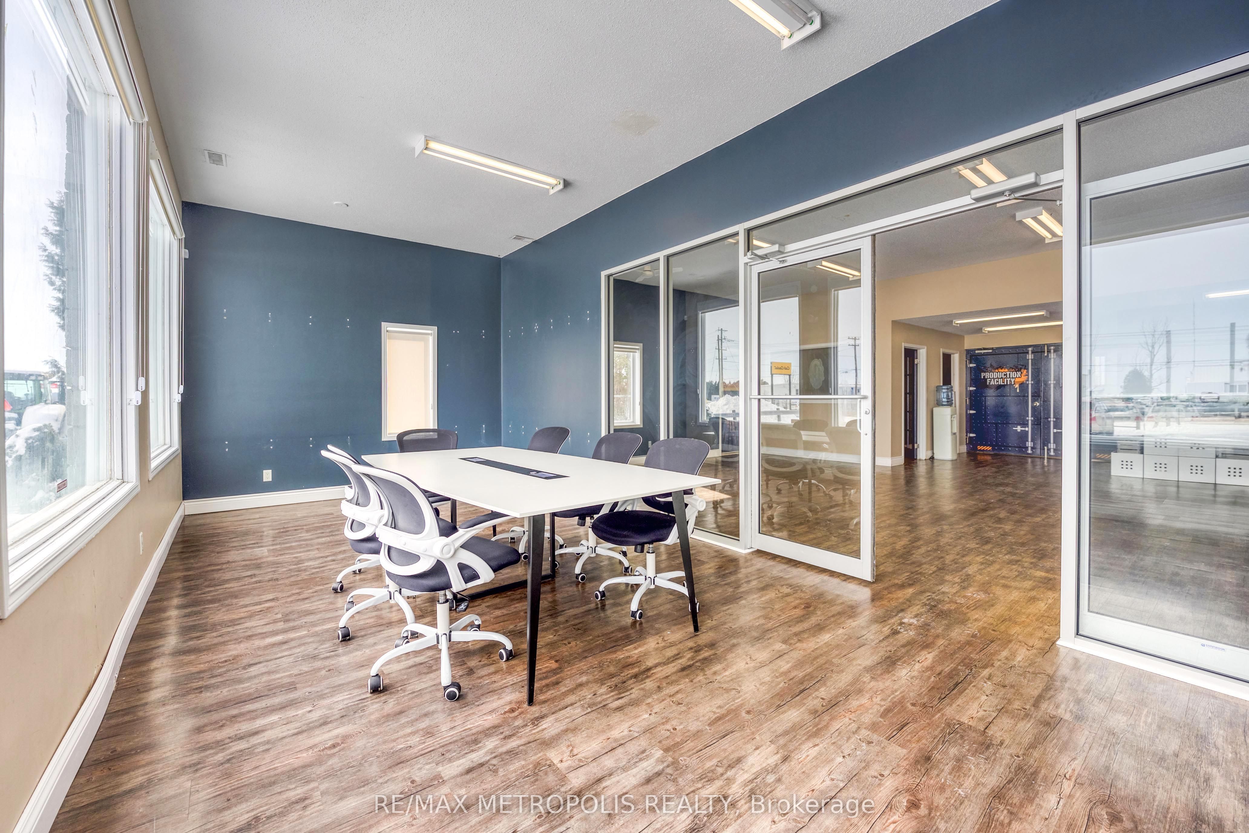 400 Broadway Street Property Photo 13