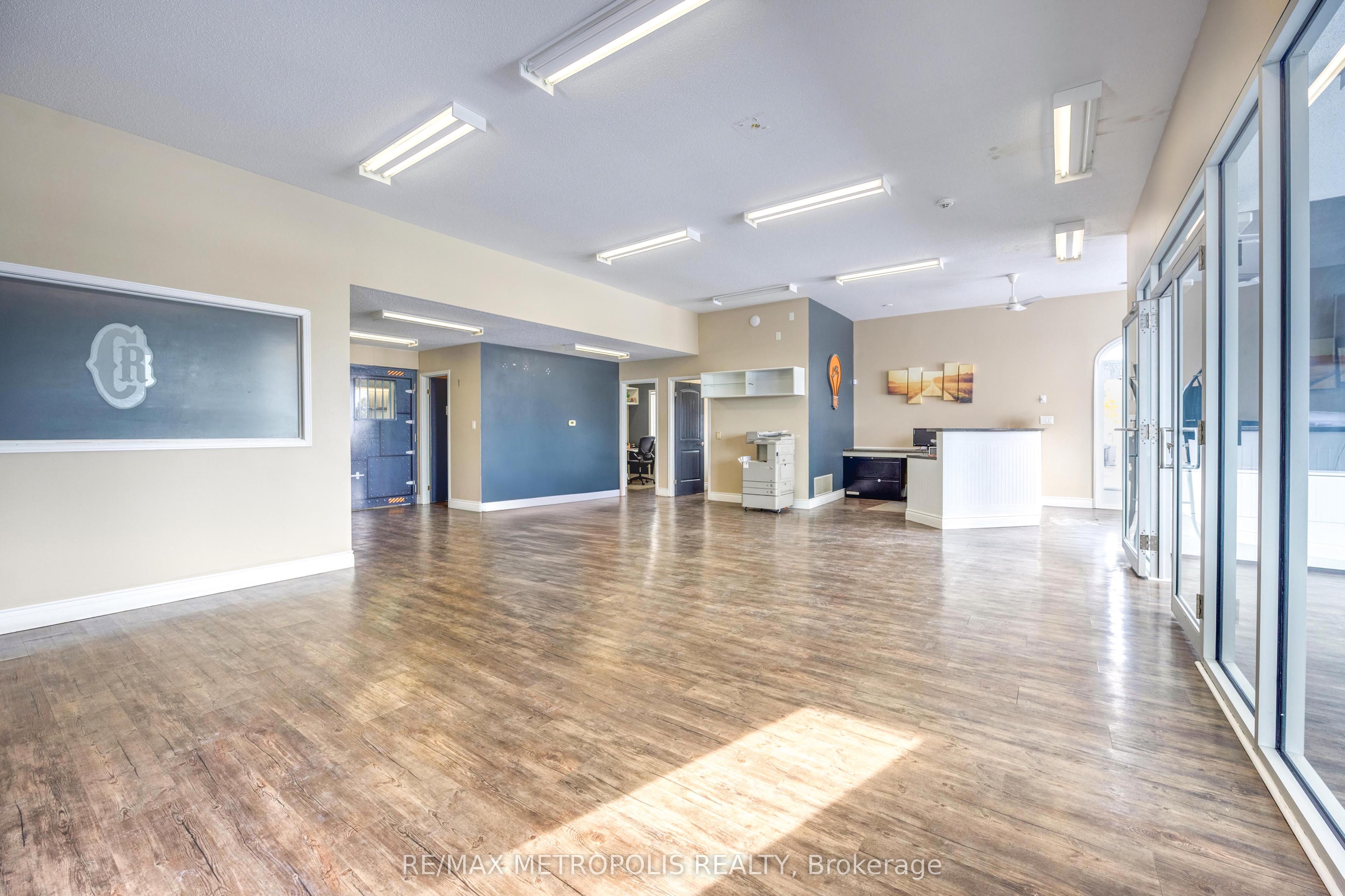 400 Broadway Street Property Photo 16