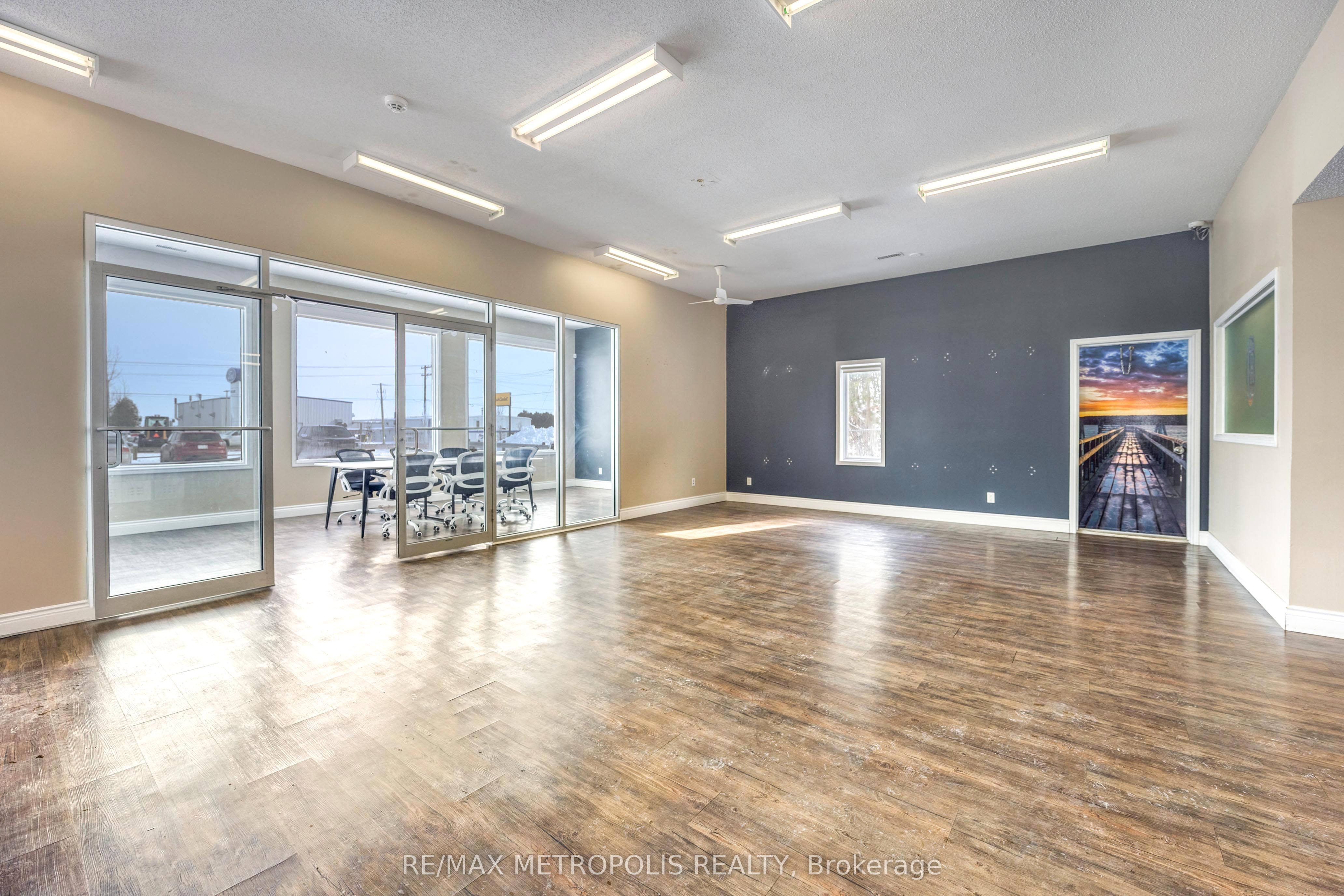 400 Broadway Street Property Photo 17