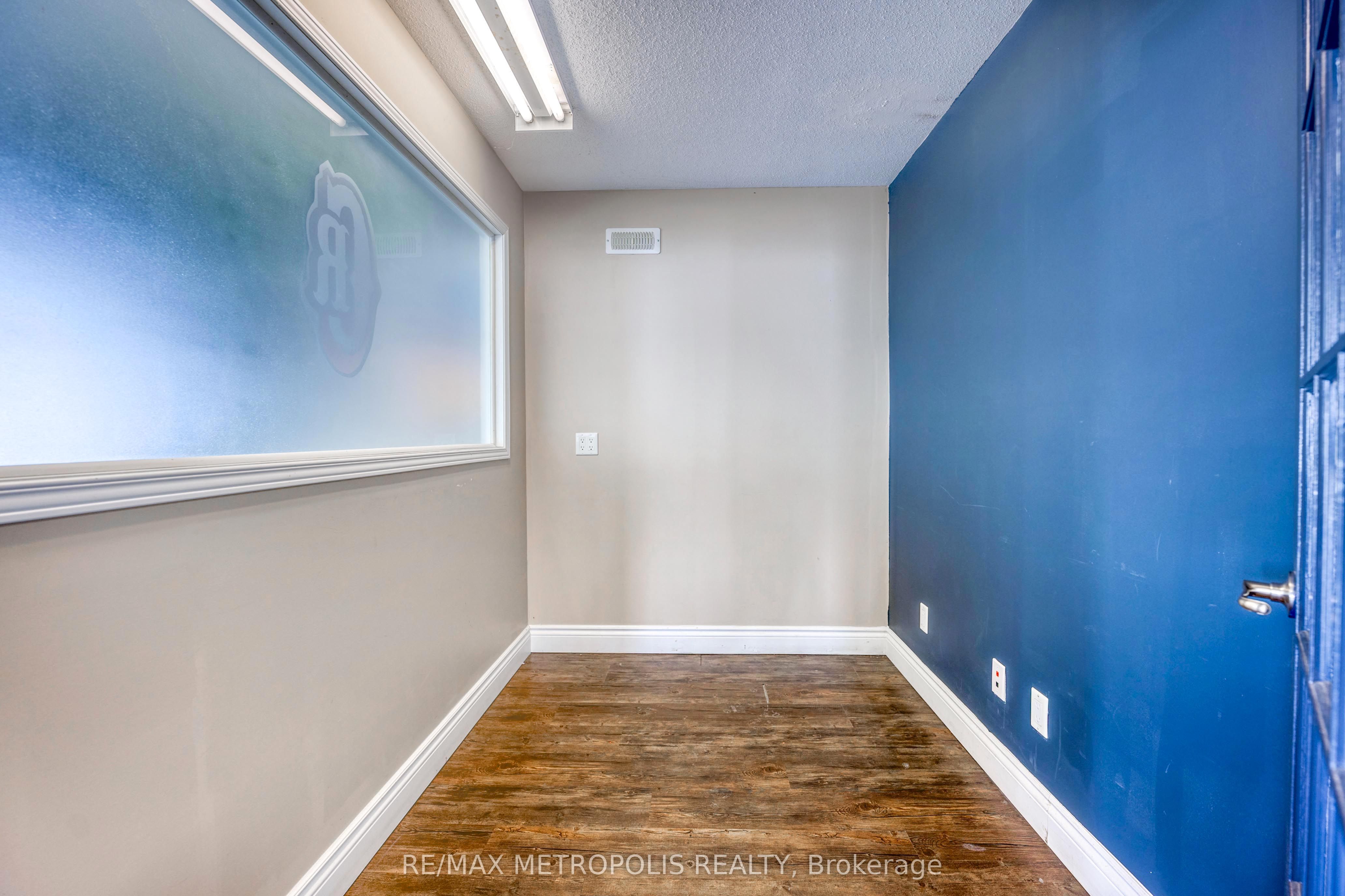400 Broadway Street Property Photo 19