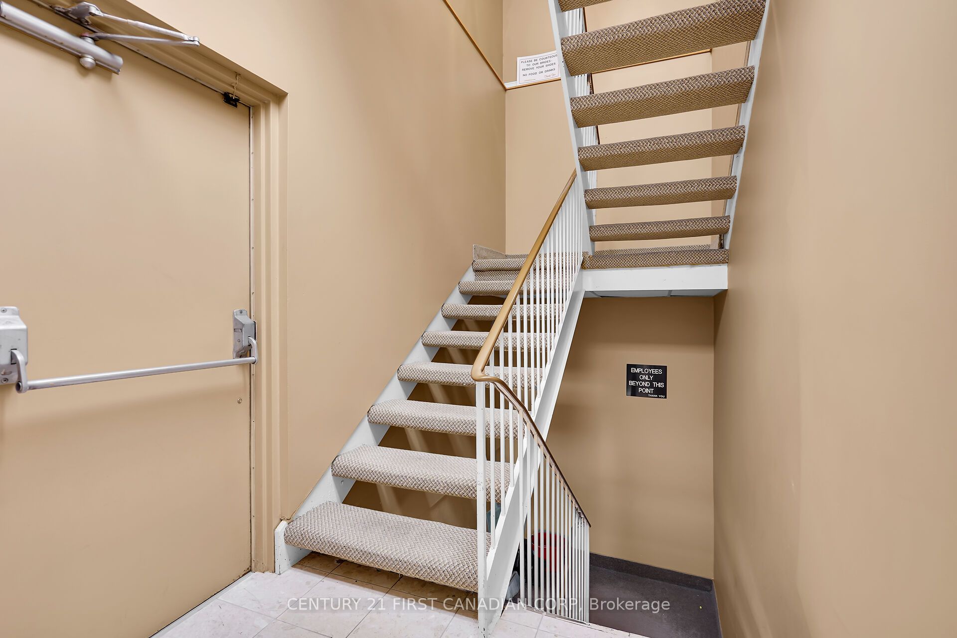 221 Wharncliffe Road Property Photo 5