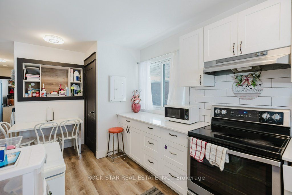 859 Upper Ottawa St Property Photo 4