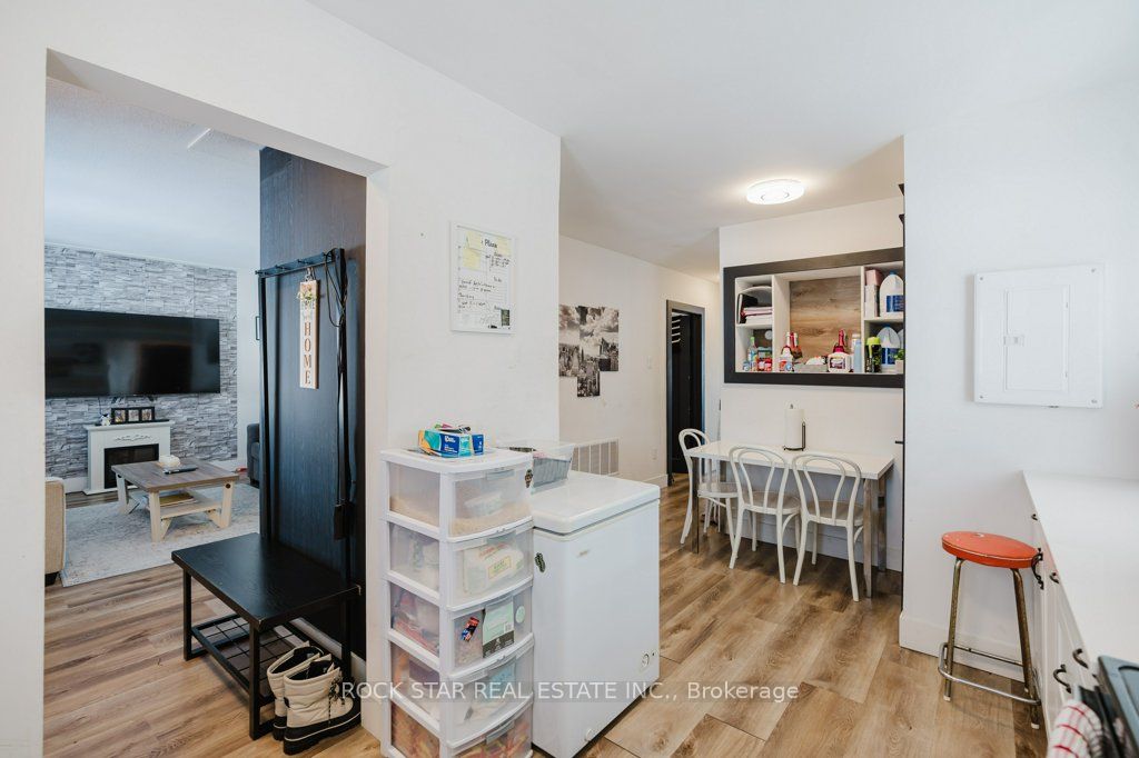 859 Upper Ottawa St Property Photo 5