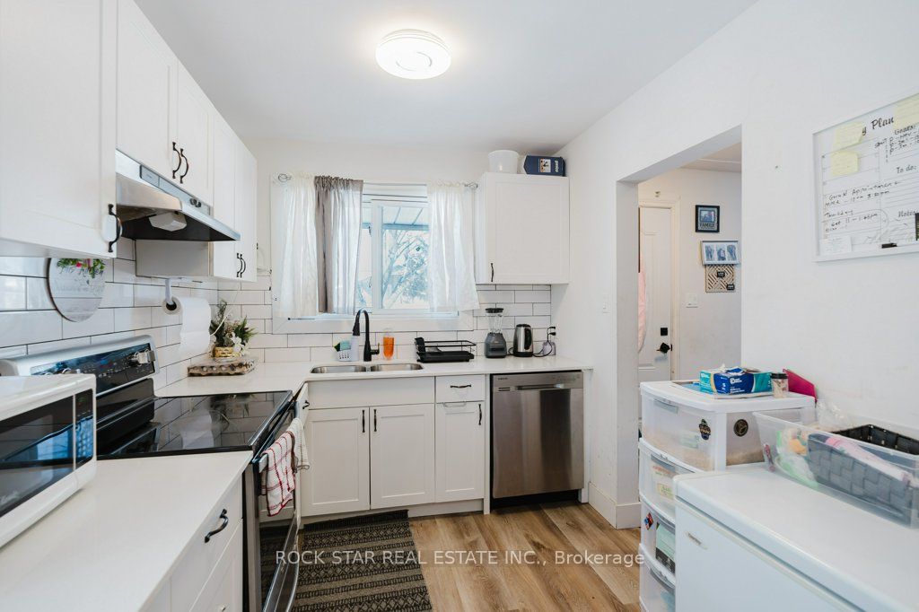859 Upper Ottawa St Property Photo 6
