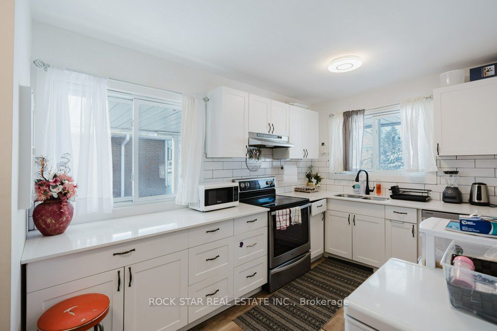 859 Upper Ottawa St Property Photo 7