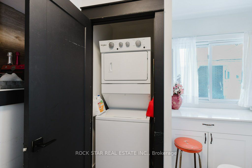 859 Upper Ottawa St Property Photo 17