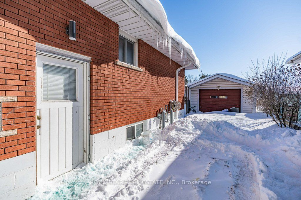 859 Upper Ottawa St Property Photo 18