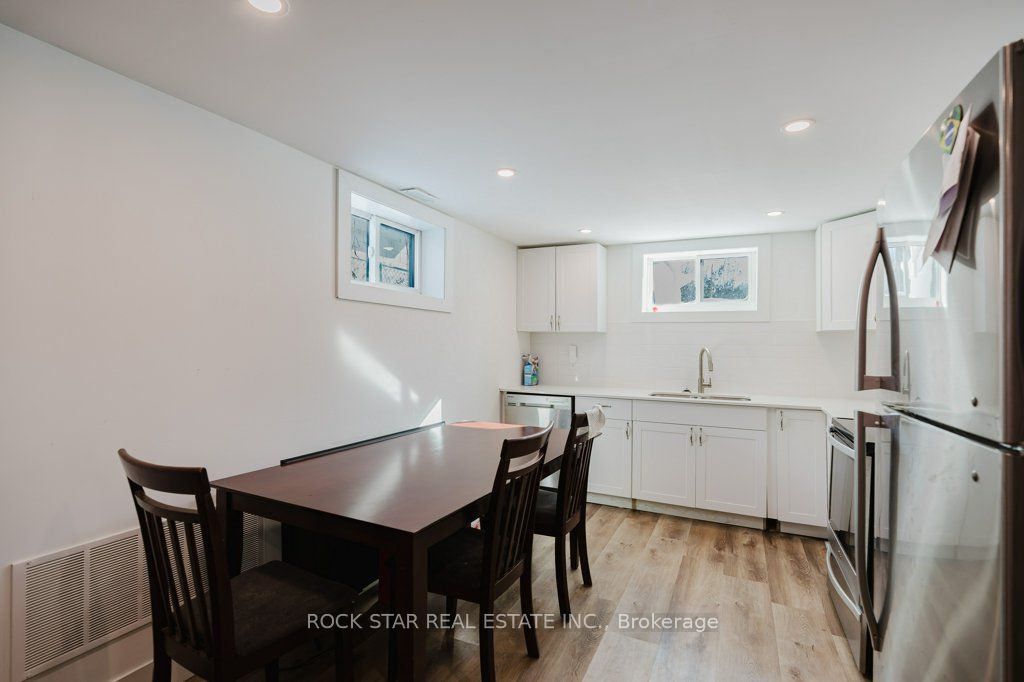 859 Upper Ottawa St Property Photo 22