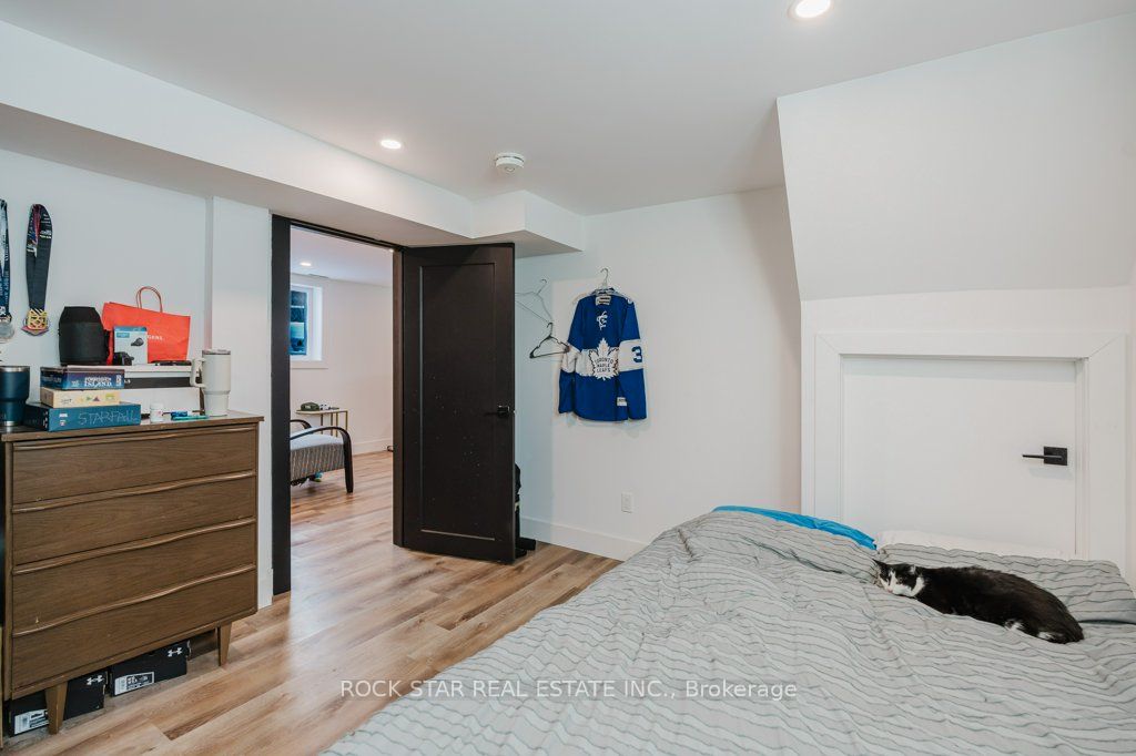 859 Upper Ottawa St Property Photo 28