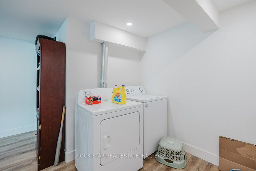 859 Upper Ottawa St Property Photo 30