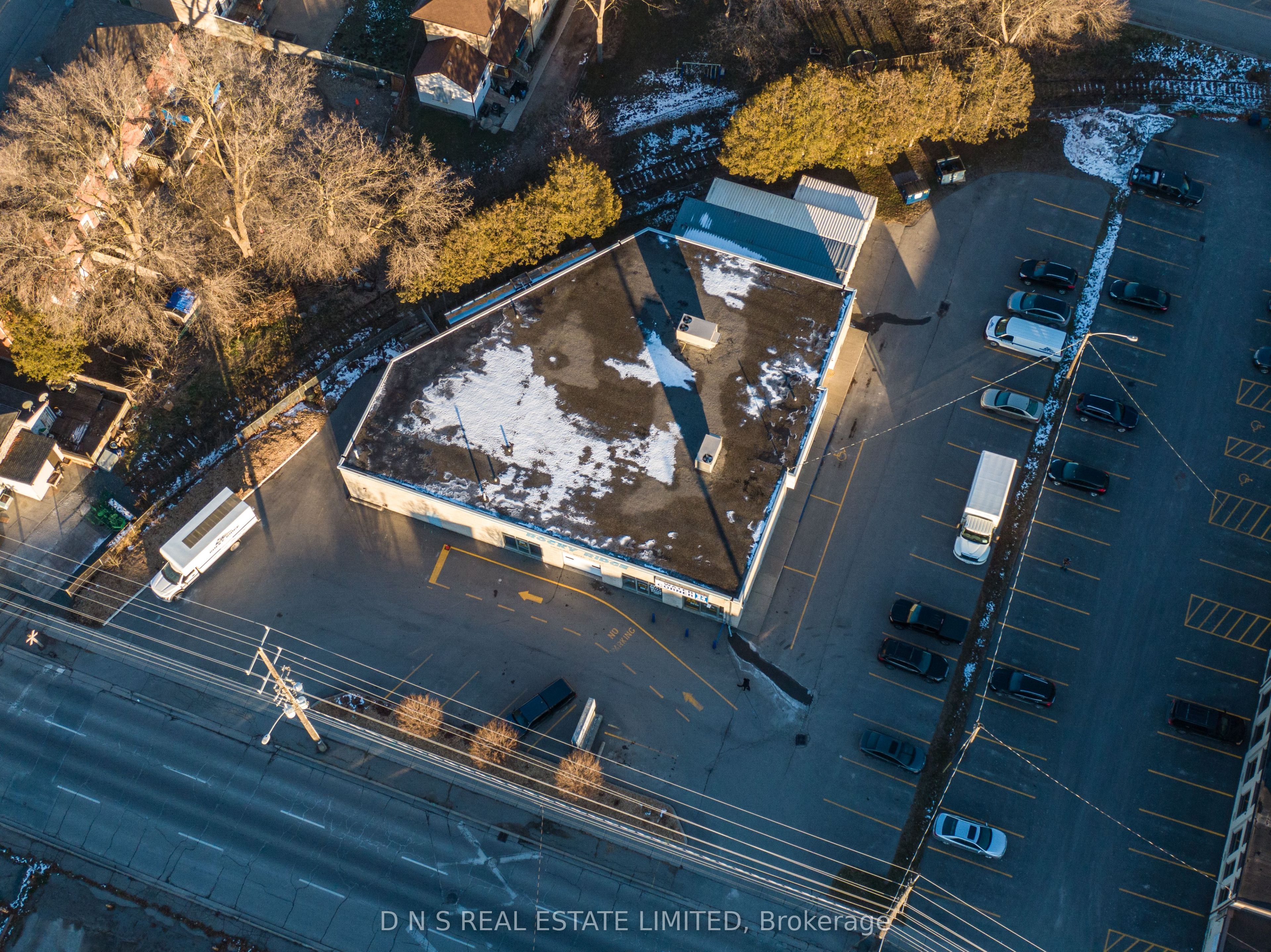 100 Rubidge Street Property Photo 2