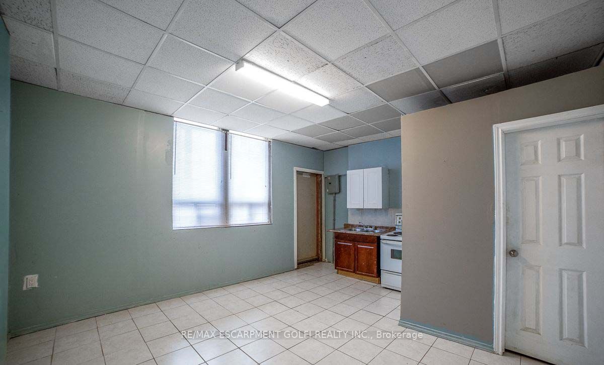 474 Barton Street Property Photo 8